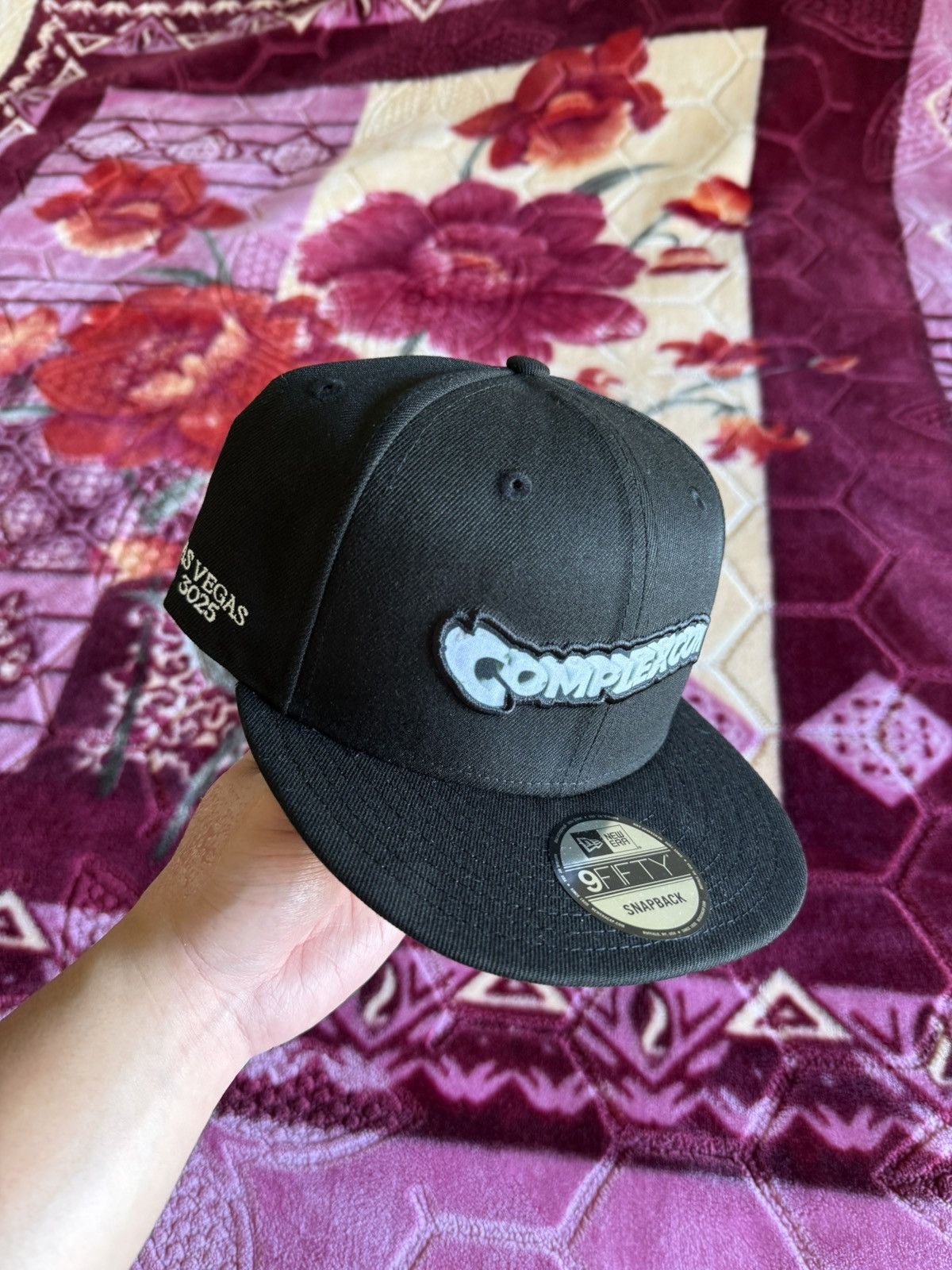 New Era Complexcon x New Era 9Fifty “Las Vegas 3025” Snapback OS Size ONE SIZE - 1 Thumbnail
