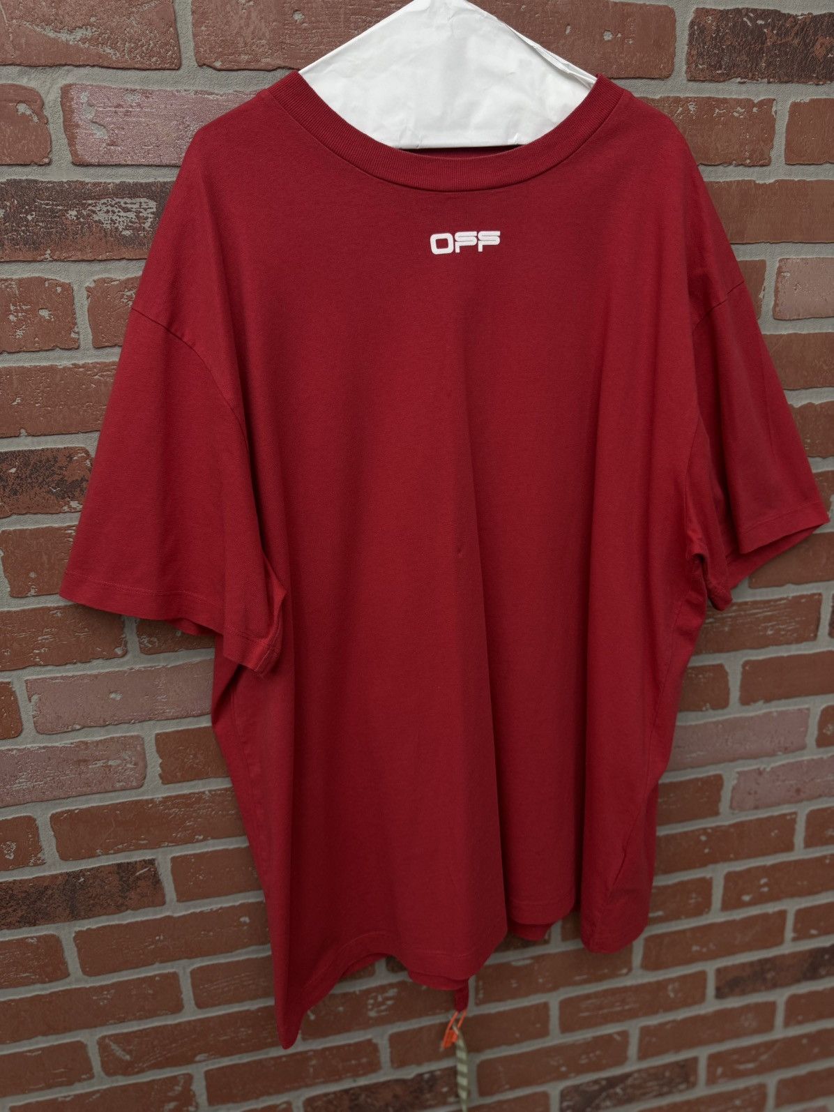 Off-White Off White Tee Shirt Size Large Red Pre Owned Dry Cleaned Size US L / EU 52-54 / 3 - 5 Thumbnail