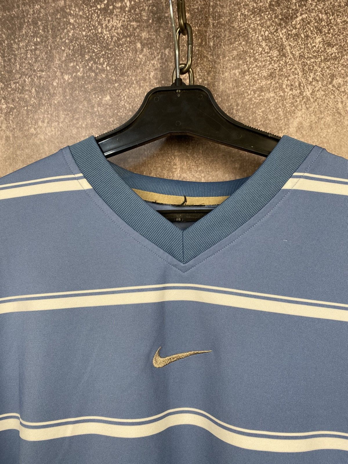 Nike Vintage Nike Center Logo T shirt Size US XL / EU 56 / 4 - 5 Thumbnail
