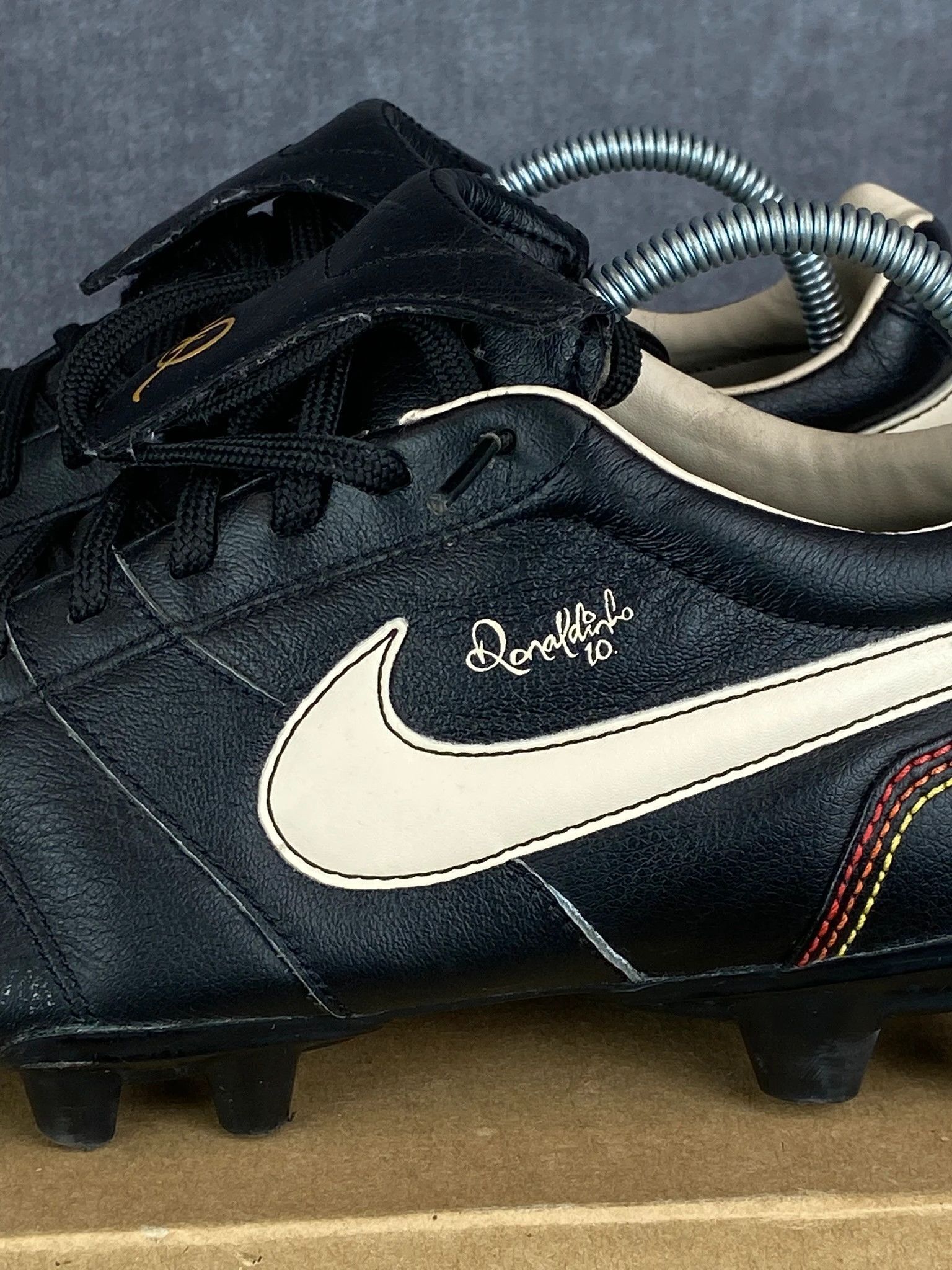 Nike Nike Tiempo Ronaldinho 10R FG football boots Size US 7 / EU 40 - 3 Thumbnail