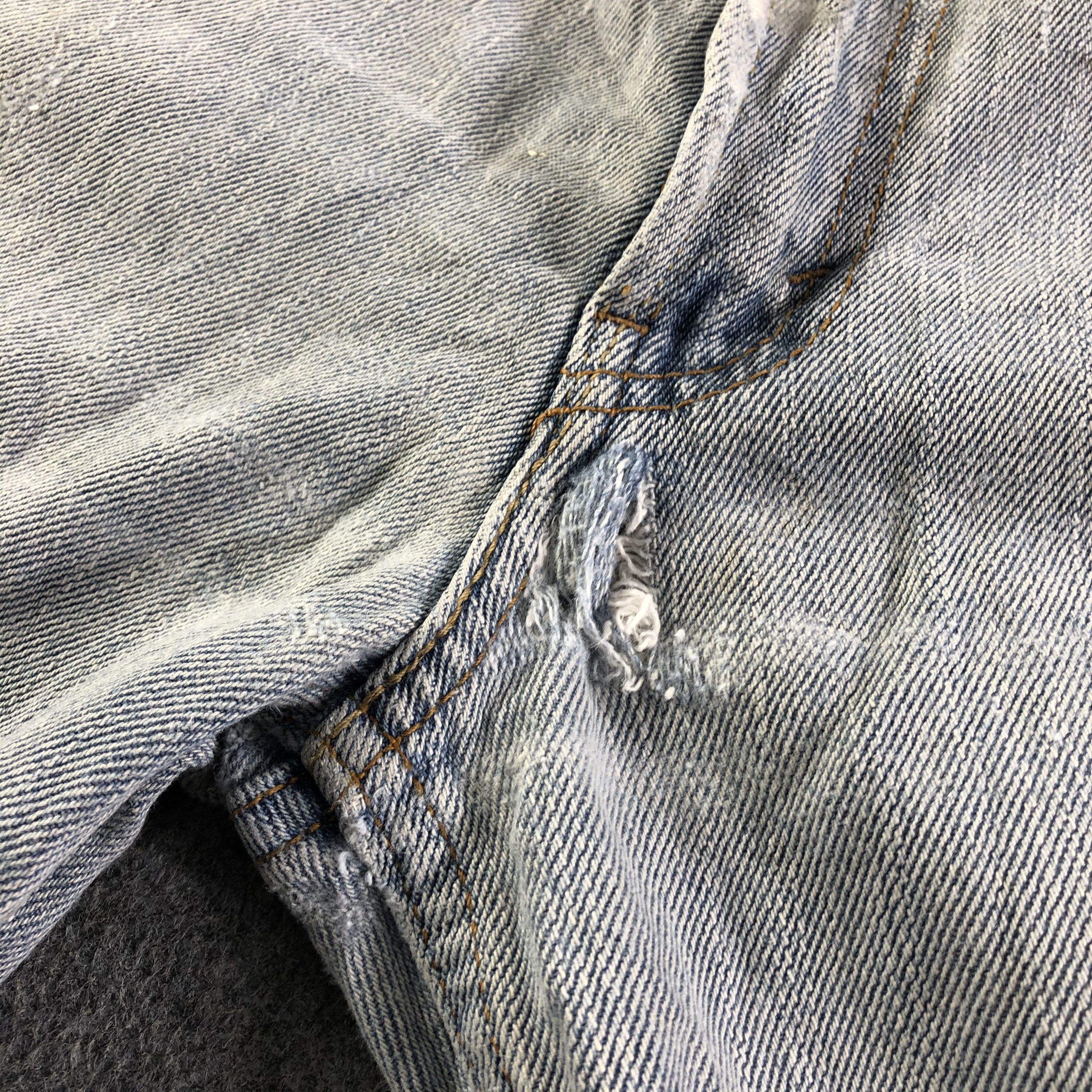 Levi's Vintage Light Wash Levis 550 Jeans-J4372 Size US 39 - 9 Thumbnail