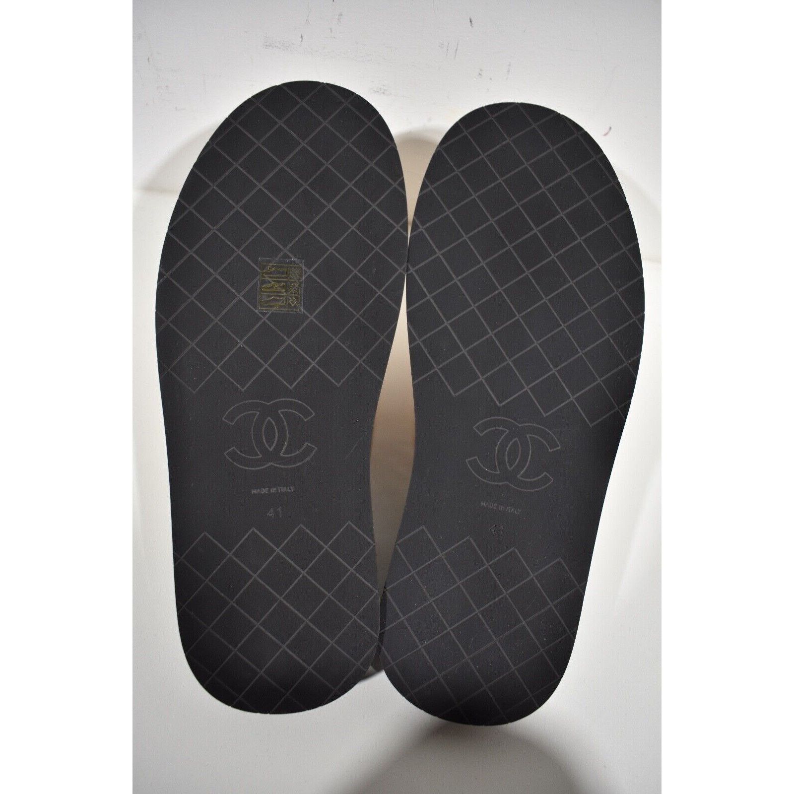 Chanel Chanel Beige Black Fabric Criss Cross Puffy CC Logo Slide Size US 11 / IT 41 - 12 Thumbnail