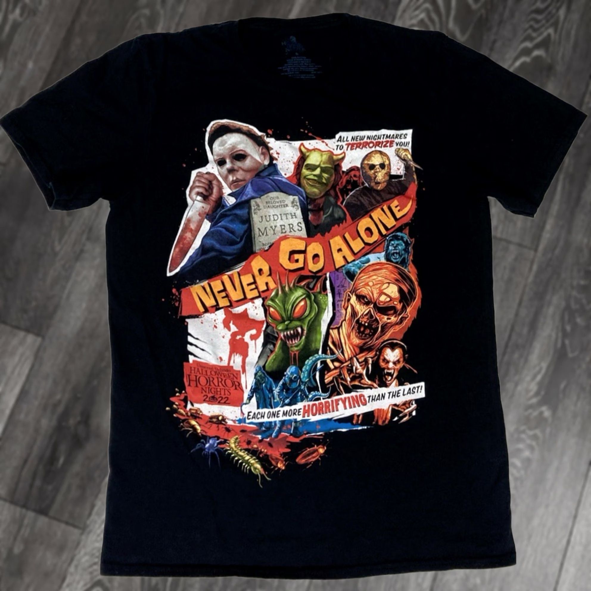 Vintage VINTAGE UNIVERSAL STUDIOS HOLLYWOOD Halloween Horror Nights Never Go Alone T-shirt Women Small Size S / US 4 / IT 40 - 1 Thumbnail