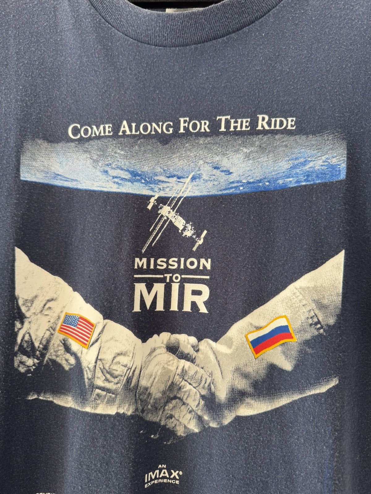 Band Tees Vintage 1997 IMAX Mission To Mir USA Movie Tee🐷 Dark Blue Size US L / EU 52-54 / 3 - 4 Thumbnail