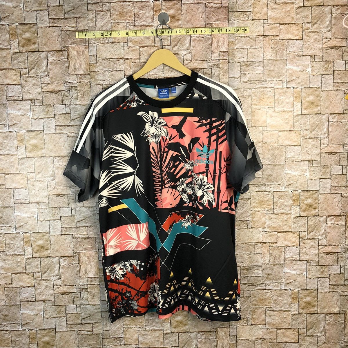 Adidas Adidas Black T-Shirt #A788 Size US XL / EU 56 / 4 - 1 Thumbnail