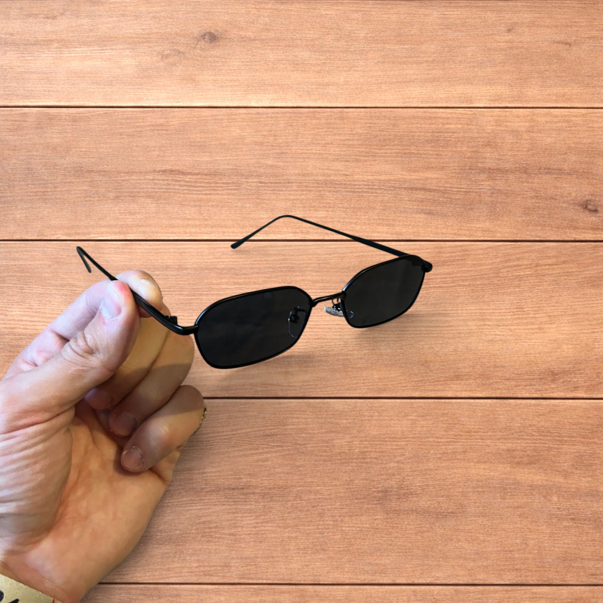 Japanese Brand Metal frame polarised sunglasses in black with black lense. Size ONE SIZE - 1 Thumbnail