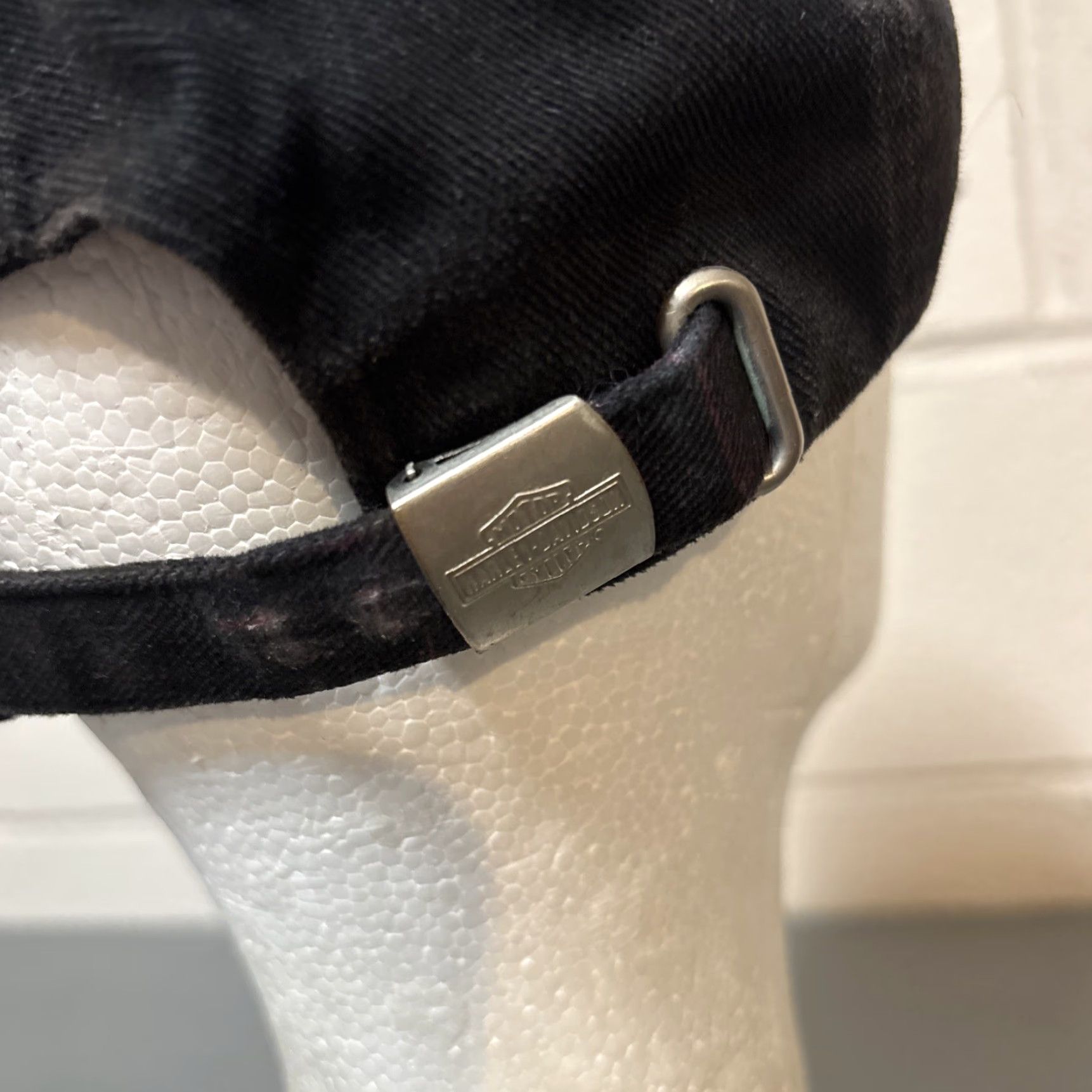 Harley Davidson VINTAGE Harley-Davidson Hat Mens OS Y2K Black On Black Adjustable Strap Buckle Size ONE SIZE - 6 Thumbnail
