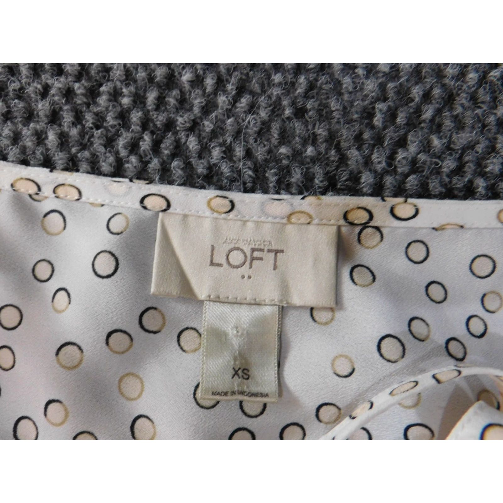 Ann Taylor Ann Taylor Loft Womens Blouse XS White Polka Dot Pullover Round Neck Sleeveless Casual Ruffle Polyester Woven Top Size XS / US 0-2 / IT 36-38 - 4 Thumbnail