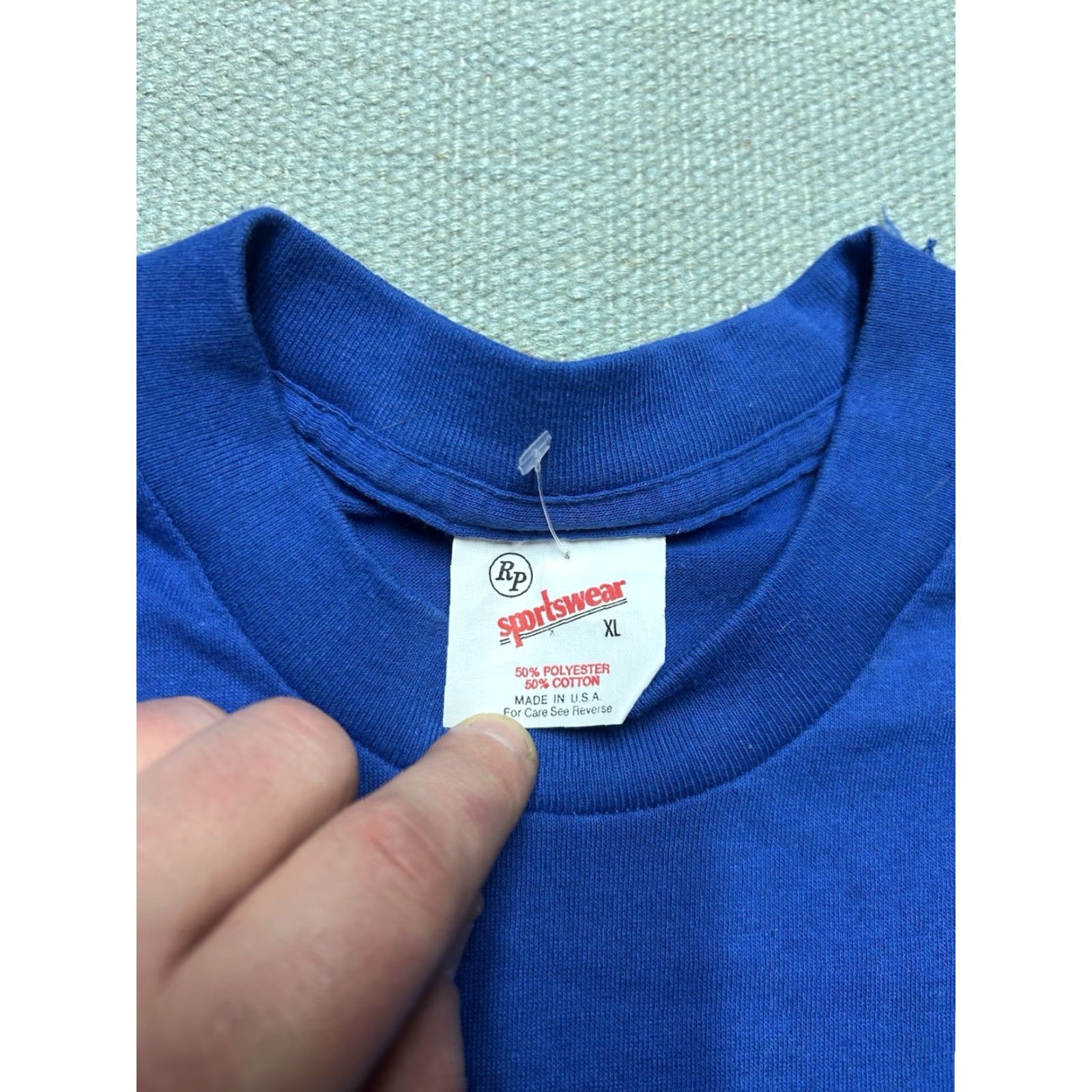 Vintage VINTAGE 80s blank t shirt single stitch soft worn poly cotton sportswear L/XL T-Shirt Men Blue 80s Vintage Mens XL Regular Summer Shirt Size US XL / EU 56 / 4 - 3 Thumbnail