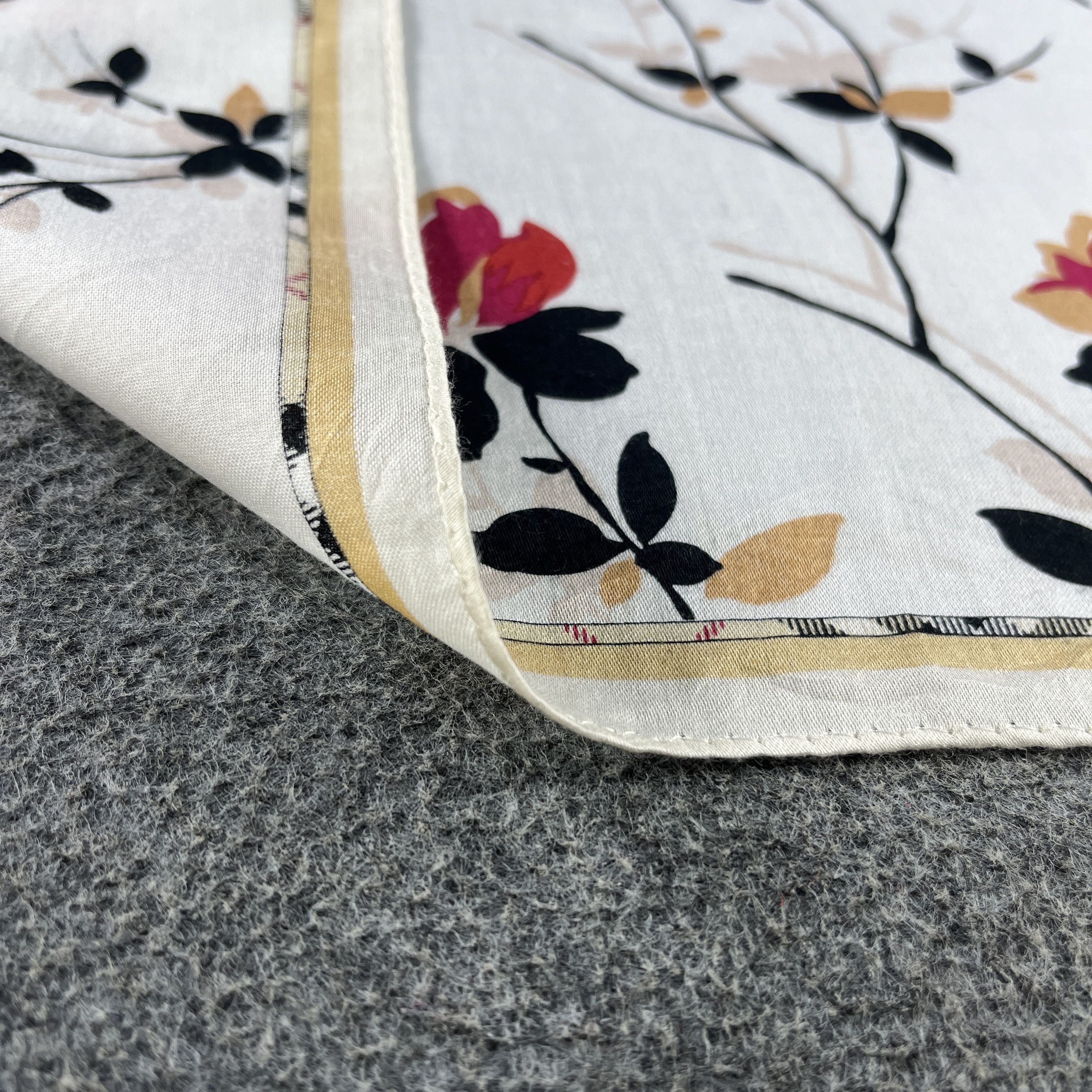 Burberry Burberry Handkerchief / Bandana / Neckerchief B089 Size ONE SIZE - 11 Thumbnail