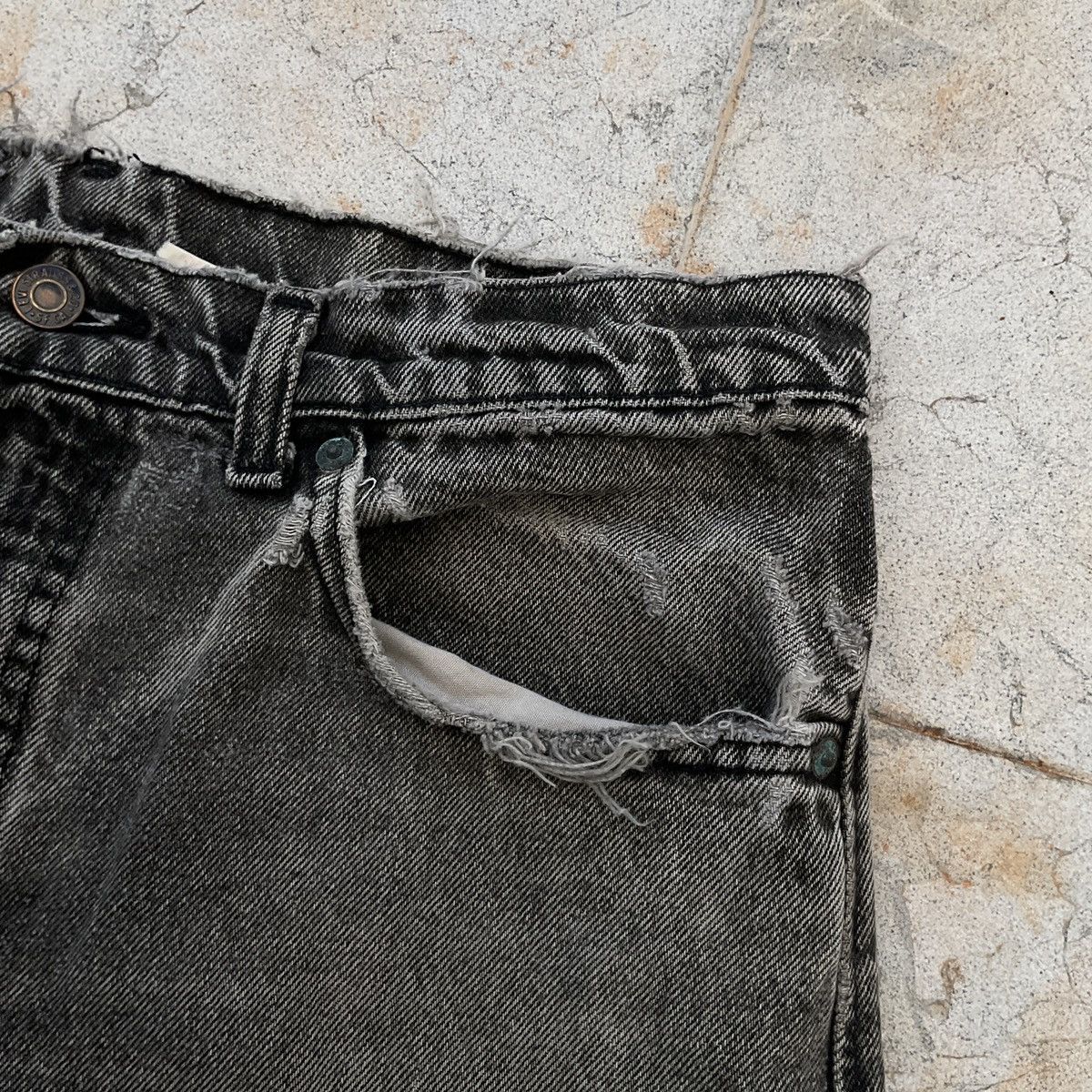 Levi's × Vintage Vintage Trashed Distressed 80s Levi's Made In USA 505 Pants Size US 34 / EU 50 - 5 Thumbnail
