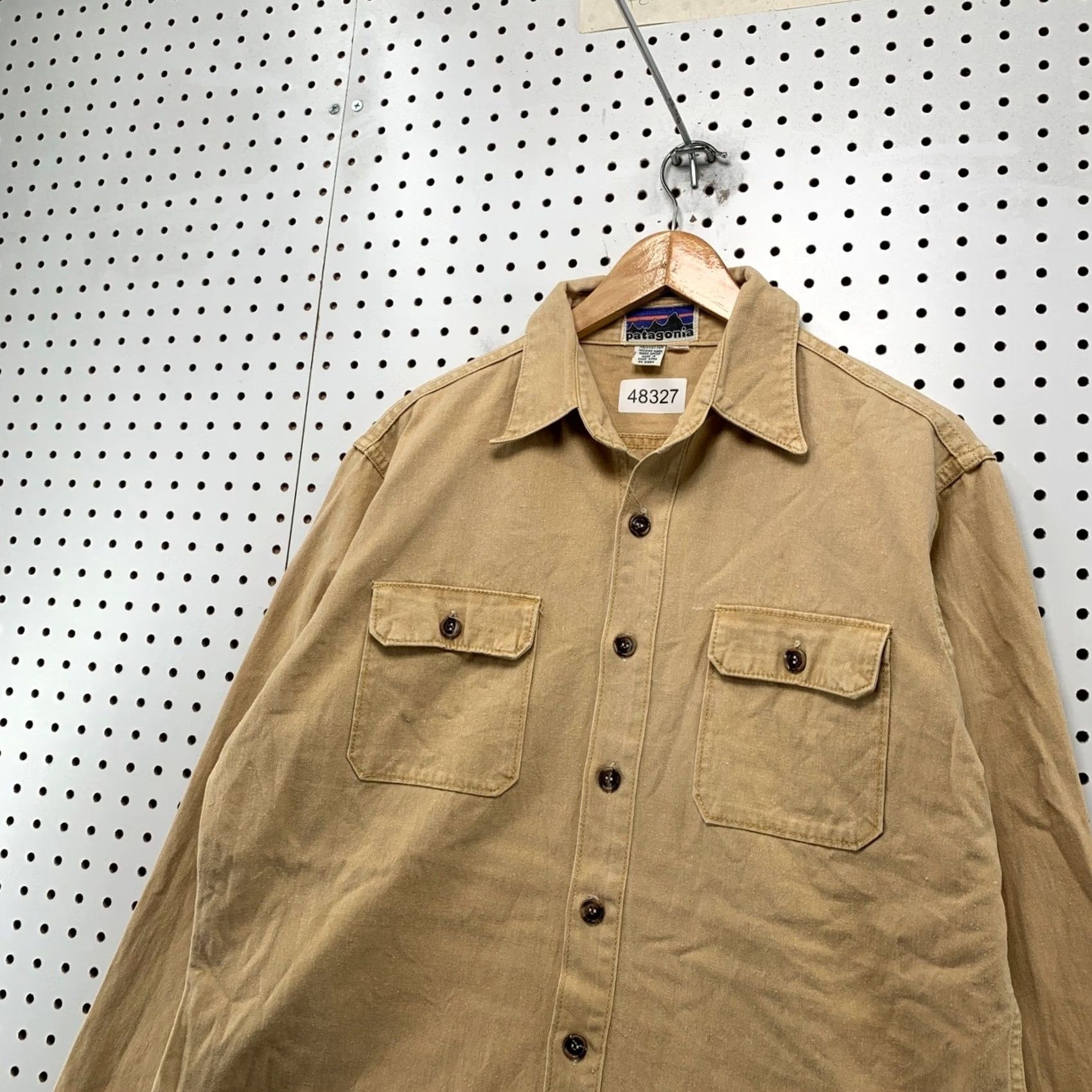 Patagonia VINTAGE Patagonia Button Shirt Mens M Beige Cotton Canvas USA Size US M / EU 48-50 / 2 - 6 Thumbnail