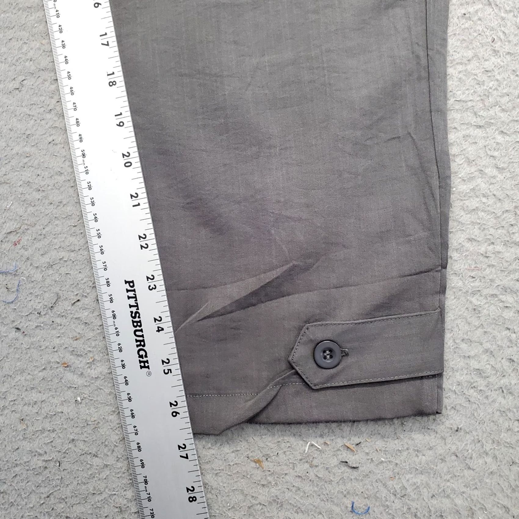 Vintage VILIGO Cargo Pants Men Size 30 Gray Straight Leg Adjustable Ankle Two Button Fly Pants Mens 30 Gray Straight Cargo Size US 30 / EU 46 - 4 Thumbnail