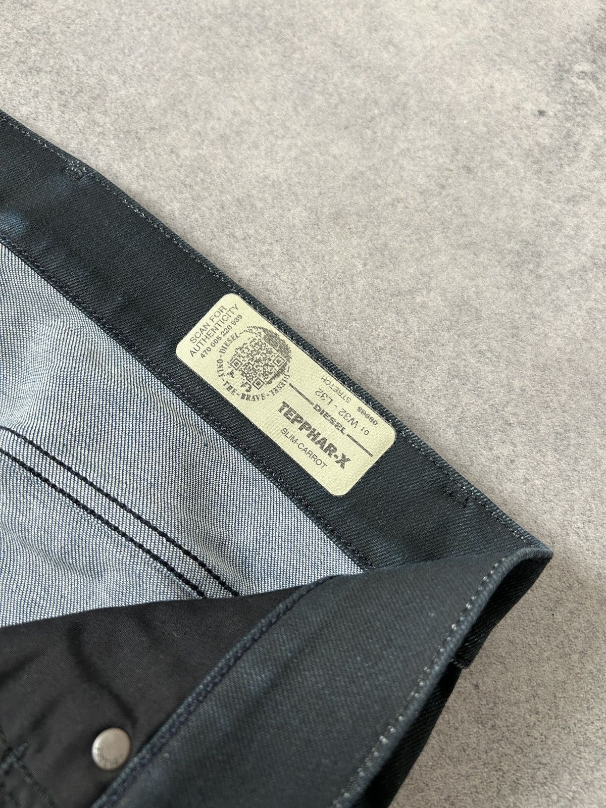 Diesel Black Gold Diesel Waxed Black jeans mens Tepphar-X slim-carrot size 32 Size US 32 / EU 48 - 8 Thumbnail
