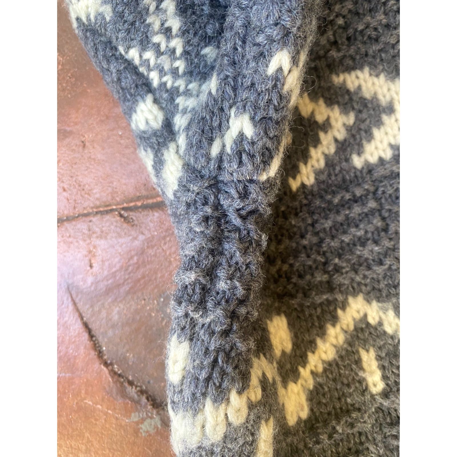 Gap VINTAGE GAP Wool Heavy Knit Geometric Aztec Gray Sweater M Men Pullover 90s Geometric Proof? Size US M / EU 48-50 / 2 - 7 Thumbnail