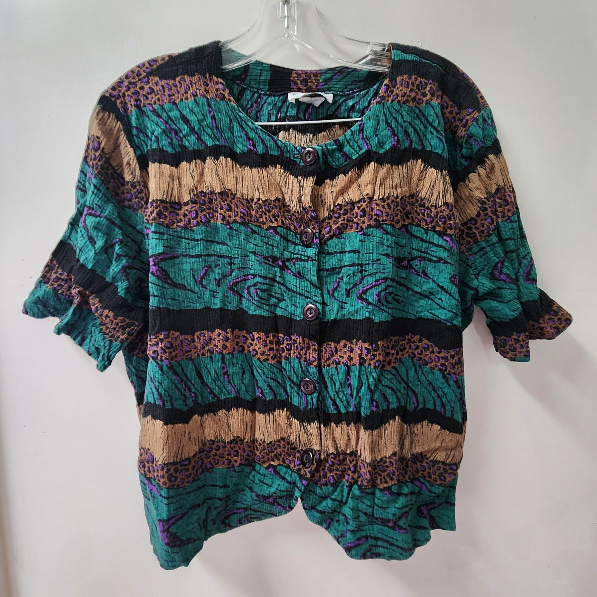 Vintage Vintage 90s Animal Print Shirt Size M L Button Down Cropped Size M / US 6-8 / IT 42-44 - 1 Thumbnail