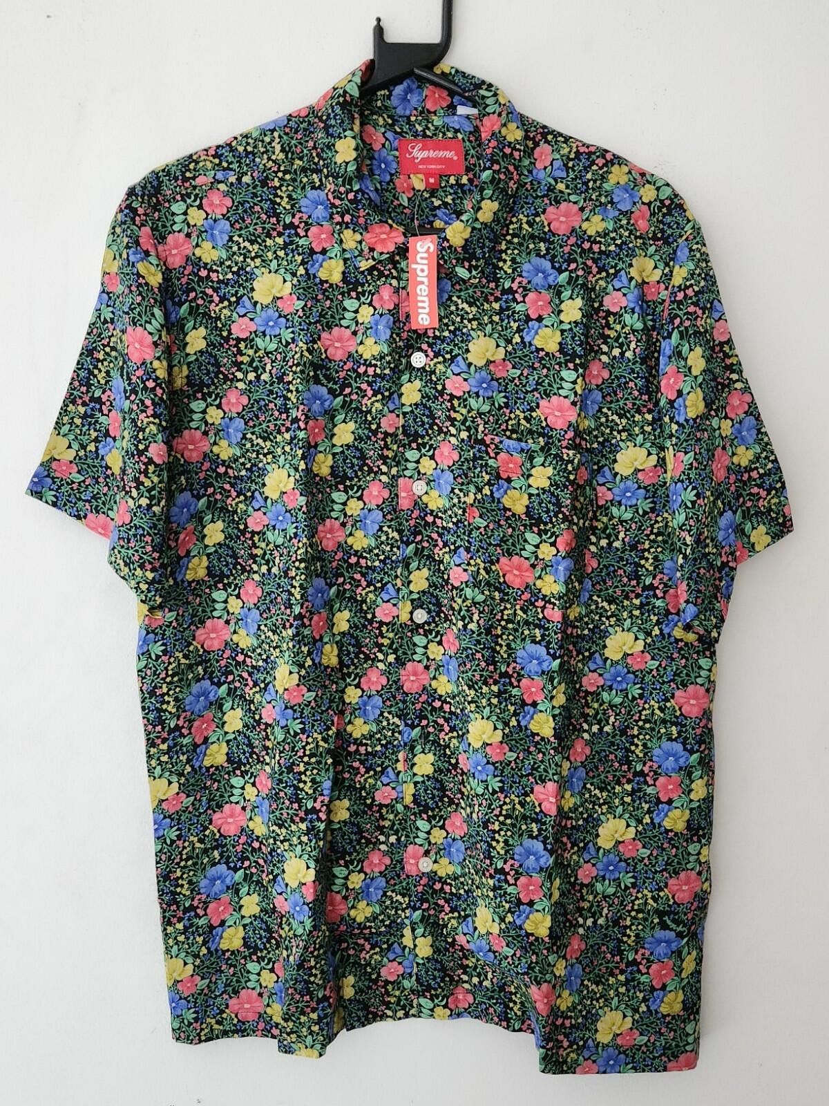 Jean Paul Gaultier × Supreme Supreme x JPG Floral Rayon Button