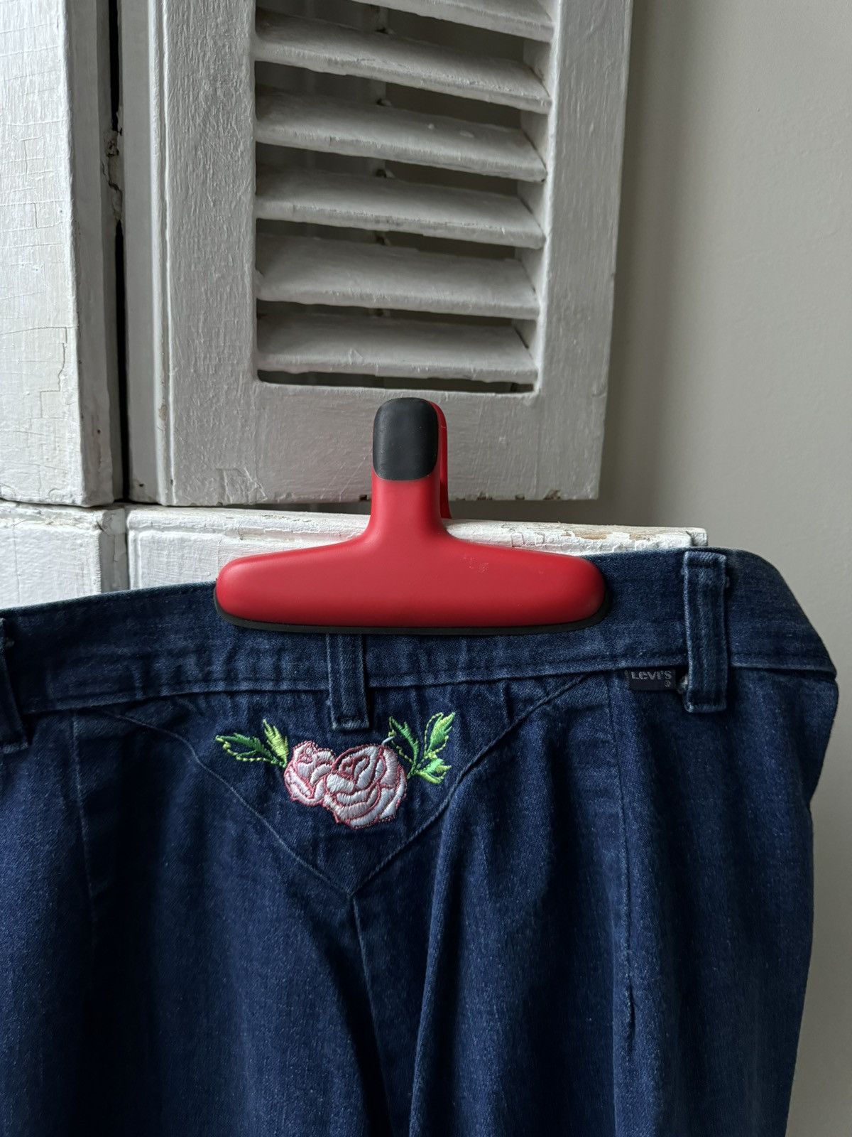 Levi's LEVI’S vintage embroided 70’ blue jeans, slight flair Size US 28 / EU 44 - 2 Thumbnail