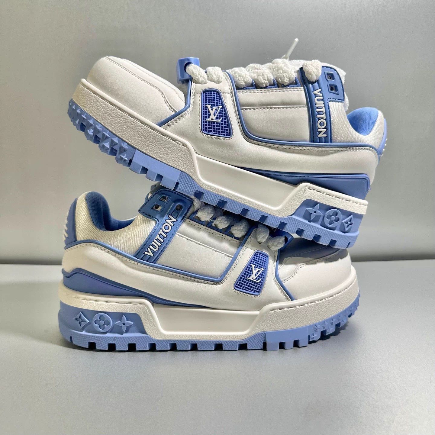 Louis Vuitton Louis Vuitton Trainer White Blue Pangding 36.5 EU new Size US 5.5 / IT 35.5 - 3 Thumbnail