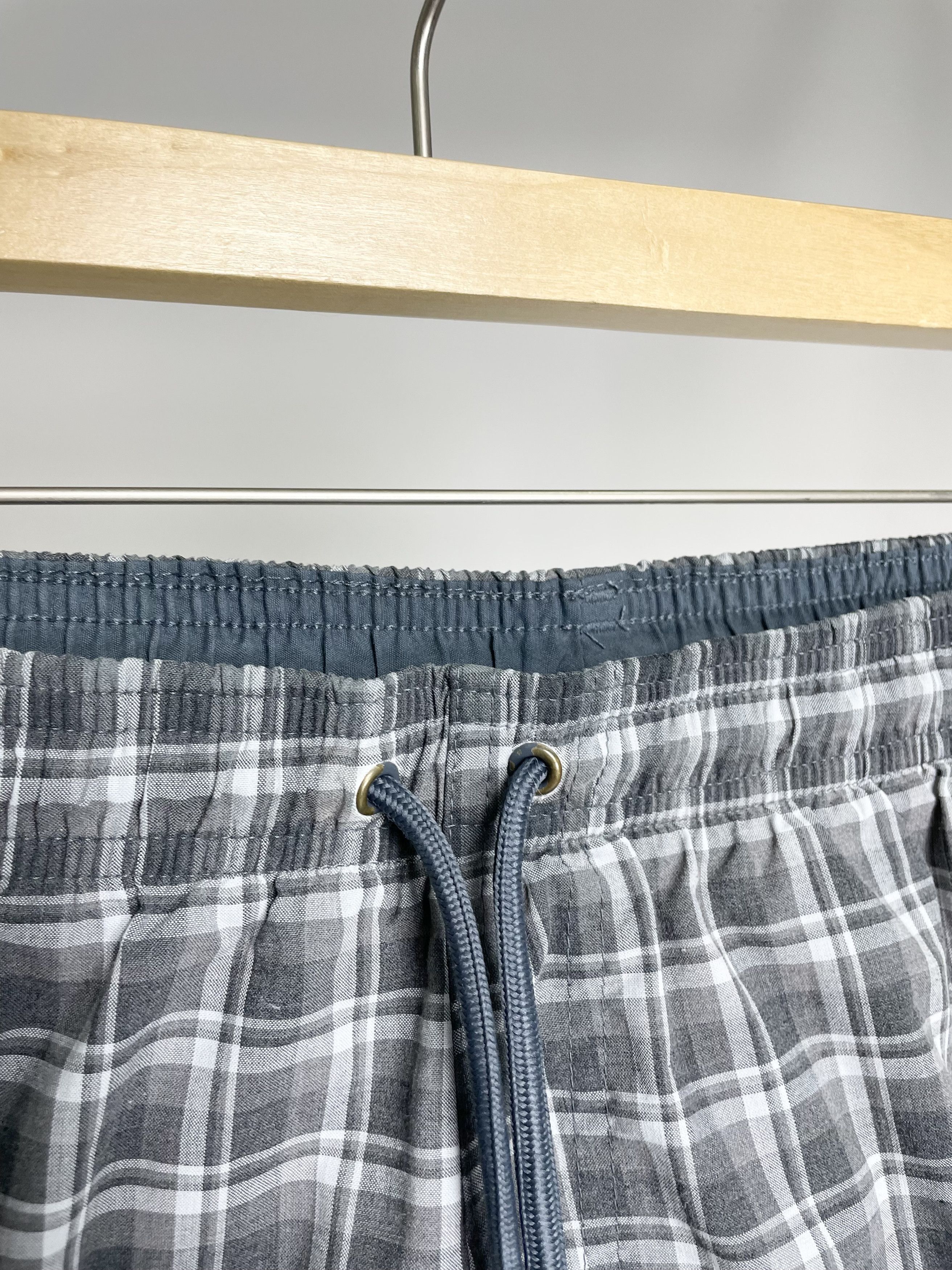 Adidas Adidas Vintage Checkered Plaid Gray White Nylon Beach Shorts Size US 32 / EU 48 - 8 Thumbnail