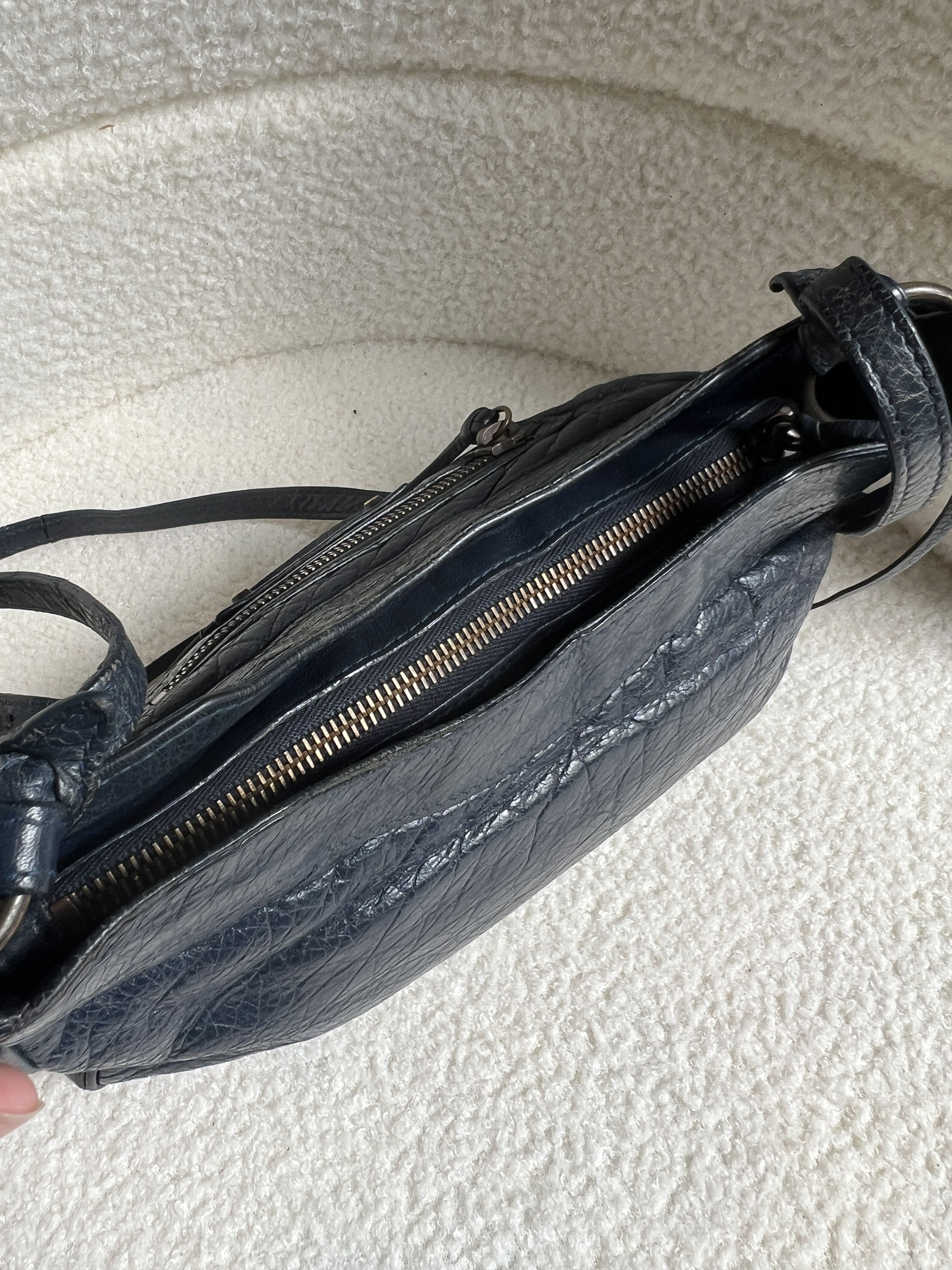 Balenciaga Authentic Balenciaga Navy Blue Hip City Leather Bag Size ONE SIZE - 11 Thumbnail