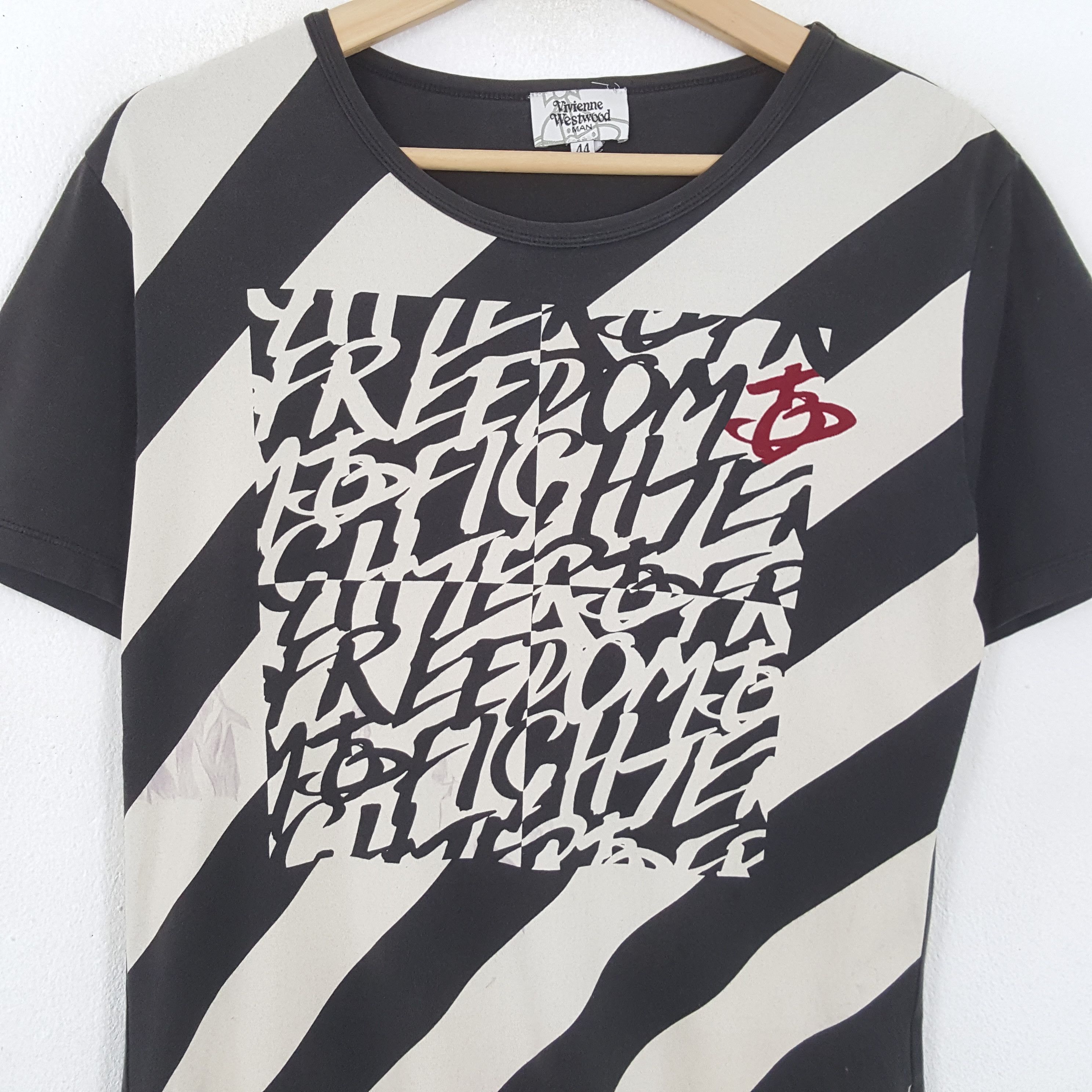 Japanese Brand × Vintage × Vivienne Westwood Vintage VIVIENNE WESTWOOD Fashion Brand T-Shirt c267n60 Size US M / EU 48-50 / 2 - 2 Thumbnail