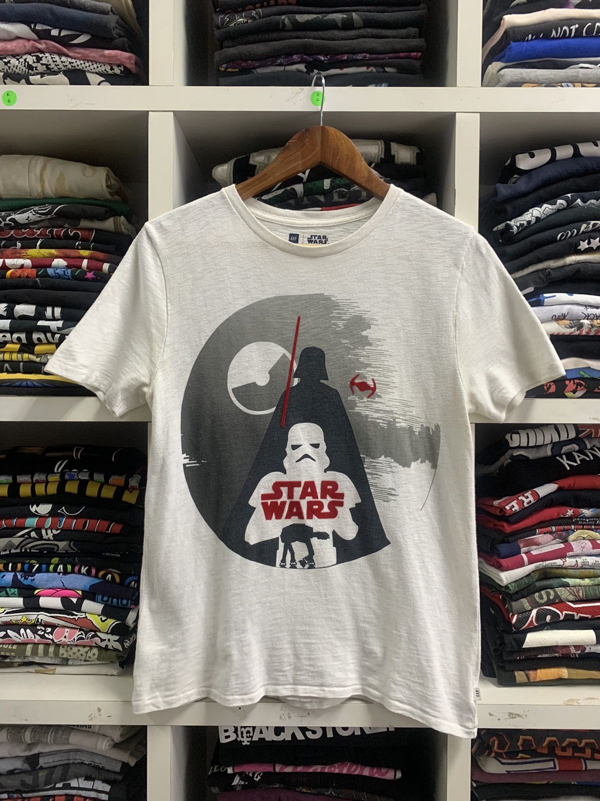 Gap × Star Wars Gap x Star Wars t-shirt Size US XXL / EU 58 / 5 - 2 Thumbnail