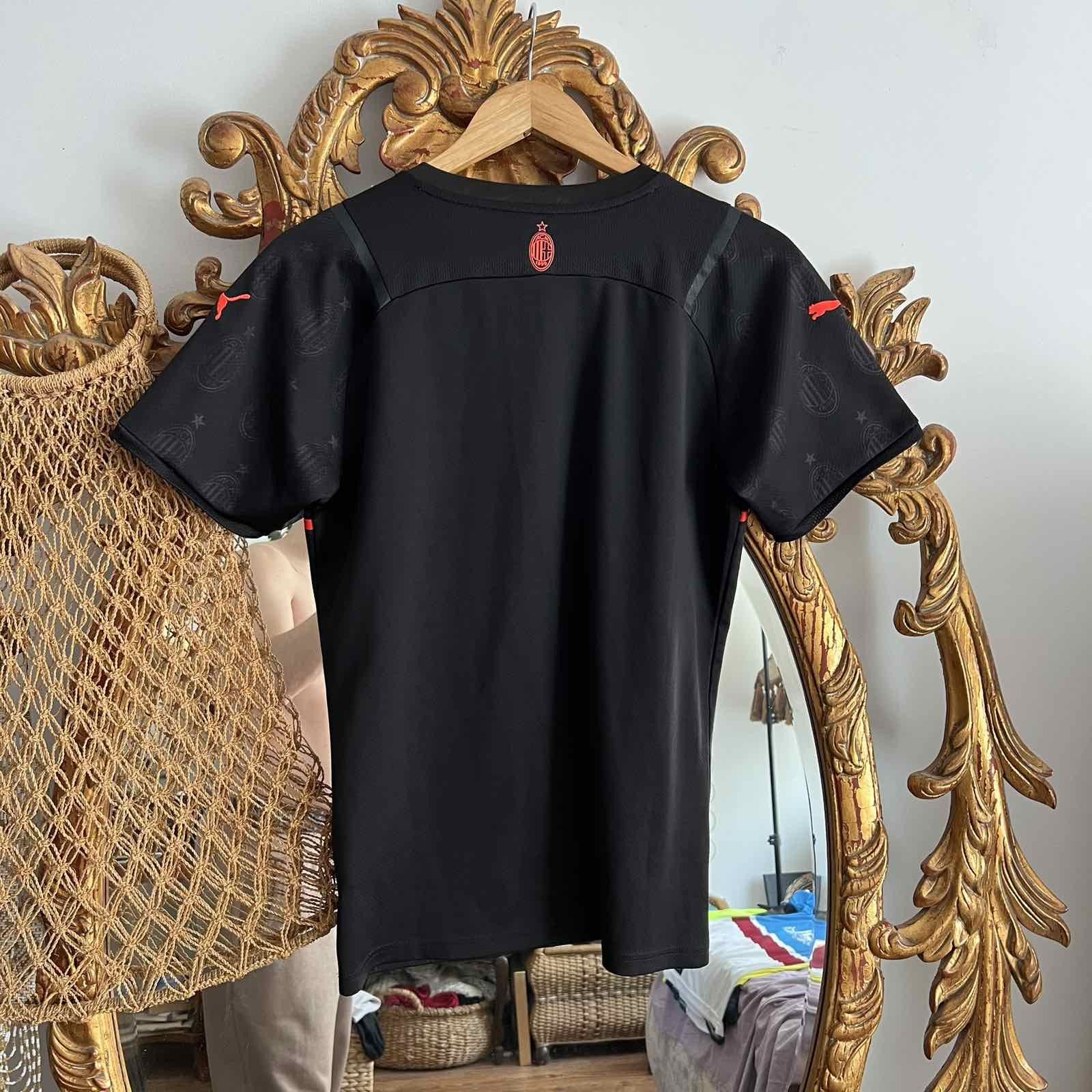 Puma AC MILAN PUMA 2021/2022 FOOTBALL SOCCER JERSEY SZ S Size US S / EU 44-46 / 1 - 2 Thumbnail