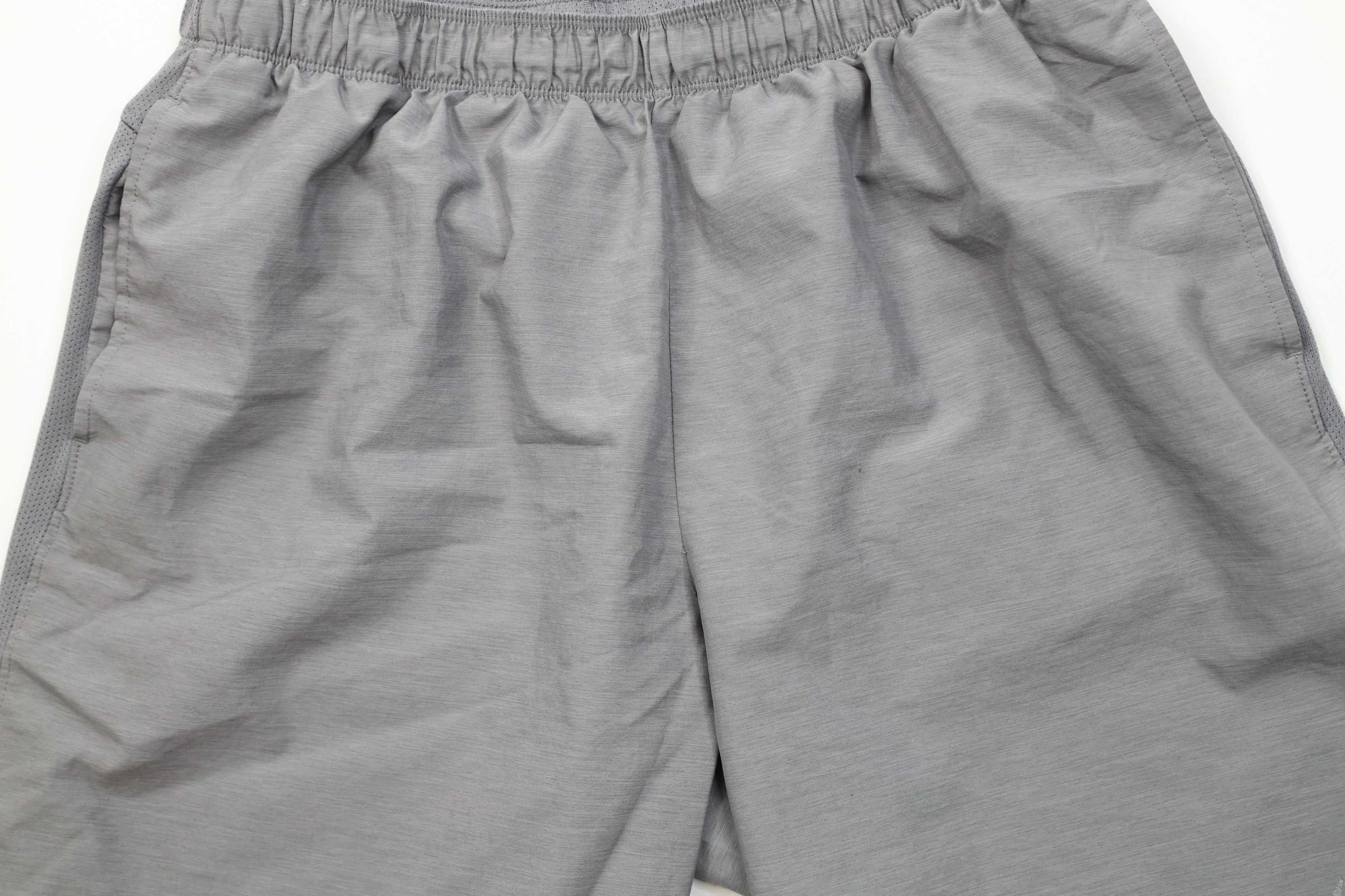 Nike Vintage Y2K Nike Reflective Swoosh Above Knee Shorts Gray Size US 34 / EU 50 - 3 Thumbnail