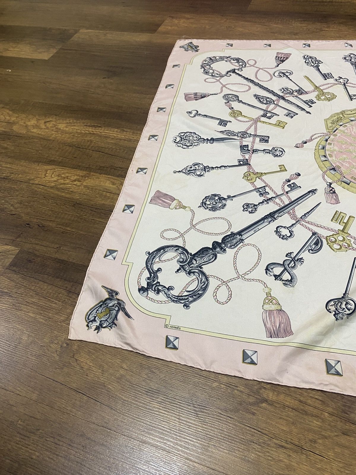 Hermes Authentic Vintage Hermes 100% Silk Scarf The Keys Size ONE SIZE - 8 Thumbnail