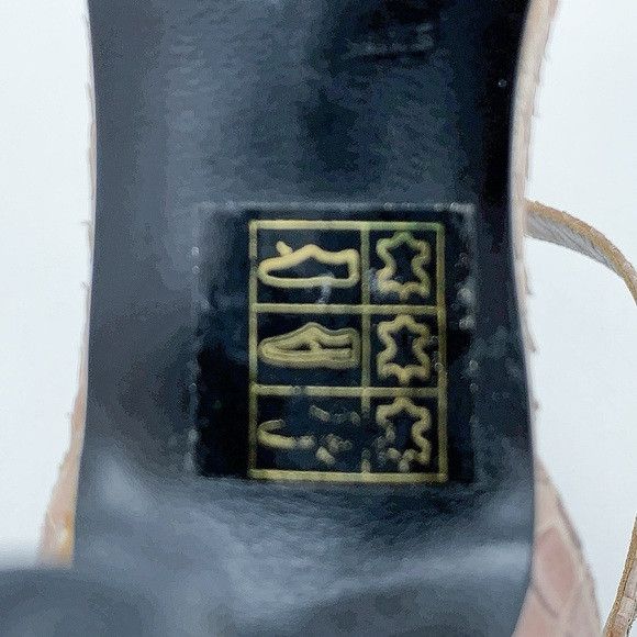 Gucci Gucci Snake Pattern Kitten Heel Ankle Strap Leather Sandal Size US 6 / IT 36 - 15 Thumbnail