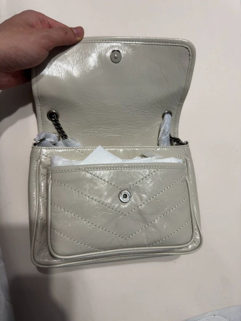 Saint Laurent Paris Saint Laurent Paris Oil wax skin pleated small Niki bag 250 Size ONE SIZE - 5 Thumbnail