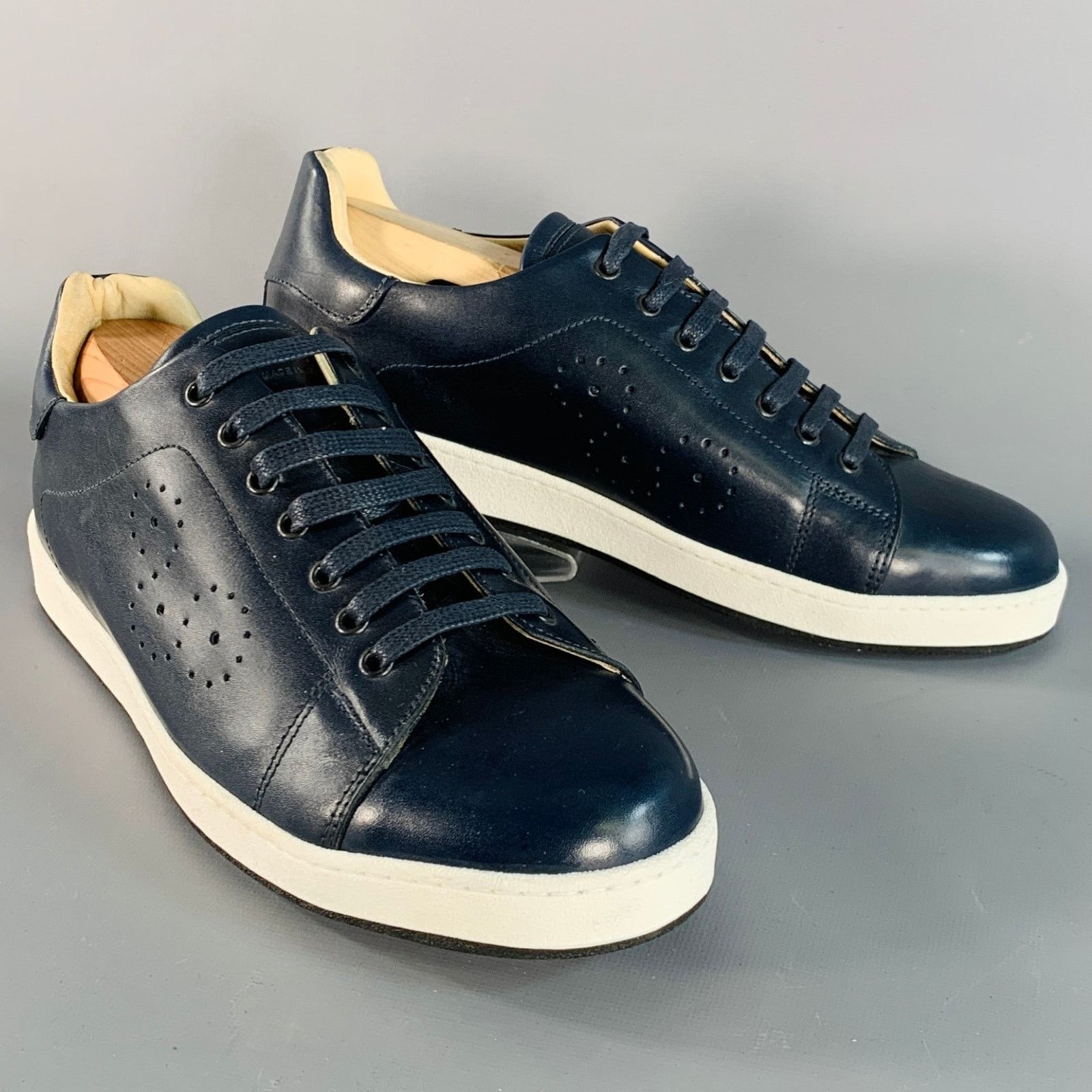BUGATCHI BUGATCHI Size 8 Navy Perforated Leather Low Top Sneakers Size US 8 / EU 41 - 1 Thumbnail