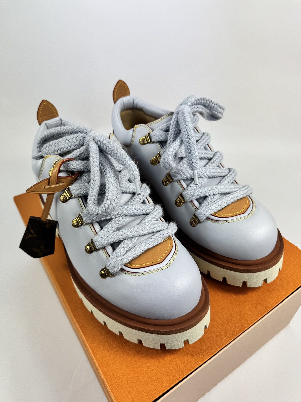 Louis Vuitton LV REMIX DERBIES 1AIJ93 SIZE: LV8 fits US10 Size US 8 / EU 41 - 3 Thumbnail