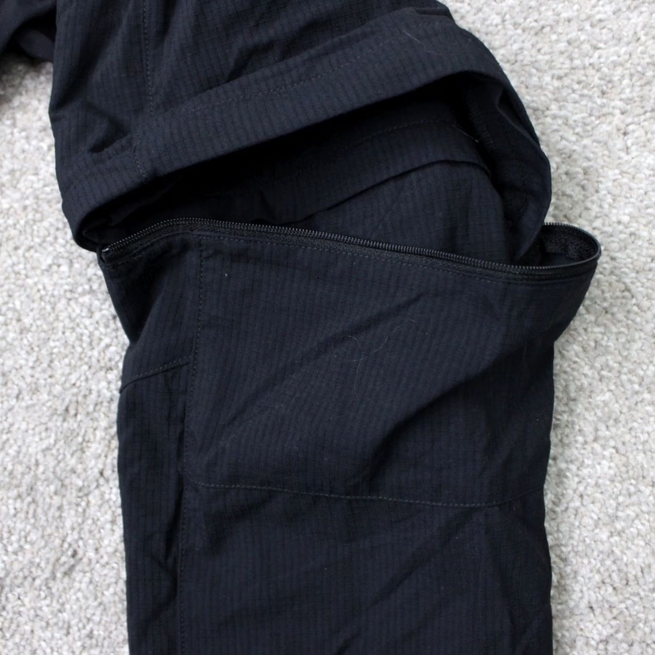 Under Armour Under Armour Pants Mens 40x32 Black Convertible Zip Off Nylon Stretch Activewear Regular Fit Straight Ankle - Gym & Training Mens Black 40x32 Size US 40 / EU 56 - 5 Thumbnail