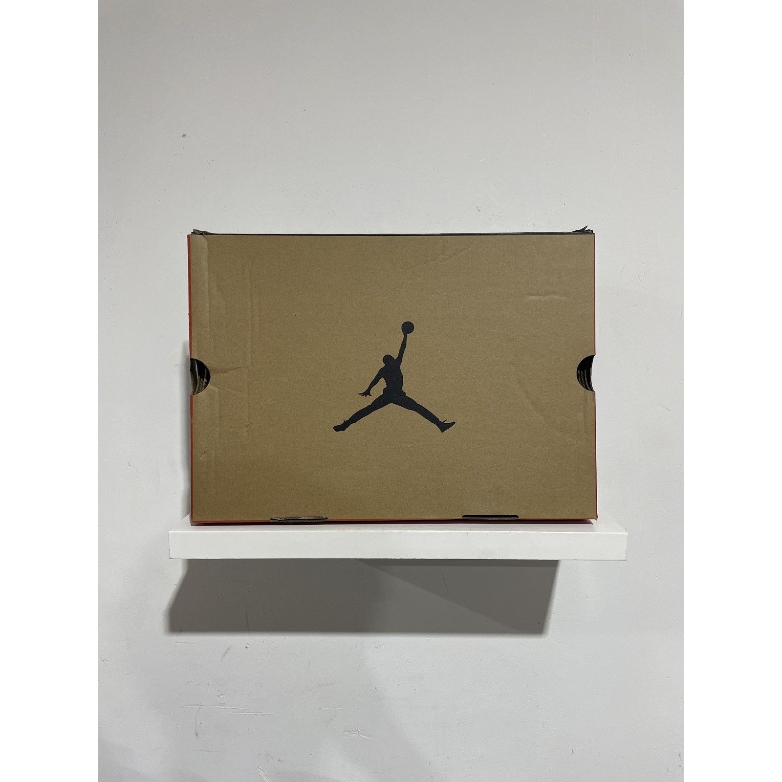 Jordan Brand NIKE JORDAN 12 BLACK TAXI SIZE 10 PREOWNED Size US 10 / EU 43 - 6 Thumbnail