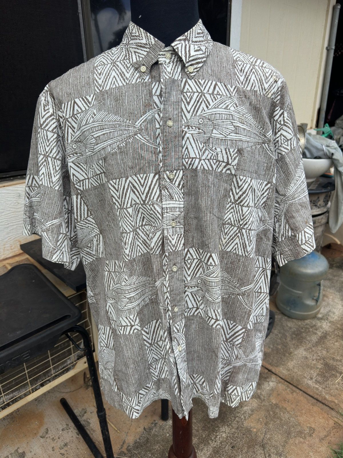 Reyn Spooner PreOwned Reyn Spooner Classic Fit Brown Full Button Men's XL Size US XL / EU 56 / 4 - 1 Thumbnail