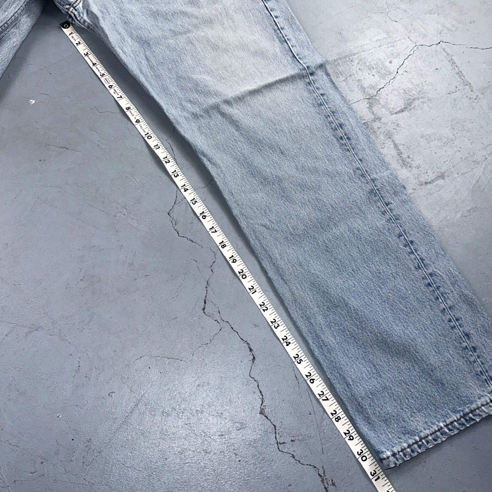 Levi's VINTAGE Levi's 501 Jeans Men 38x32 Straight Leg 90s USA Light Wash Denim Clothing Size US 38 / EU 54 - 5 Thumbnail