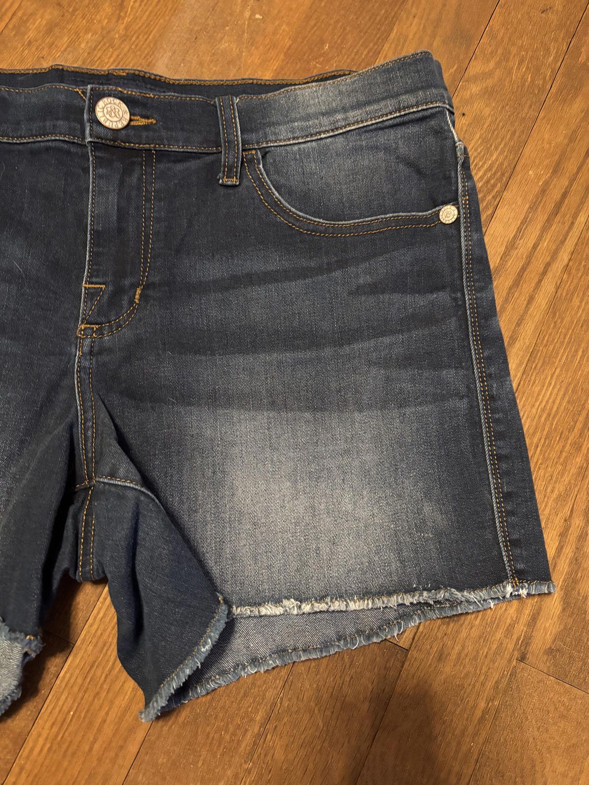 Rock & Republic NWOT Rock and Republic HULA Cutoff Shorts sz 12 Size 34" / US 12 / IT 48 - 3 Thumbnail