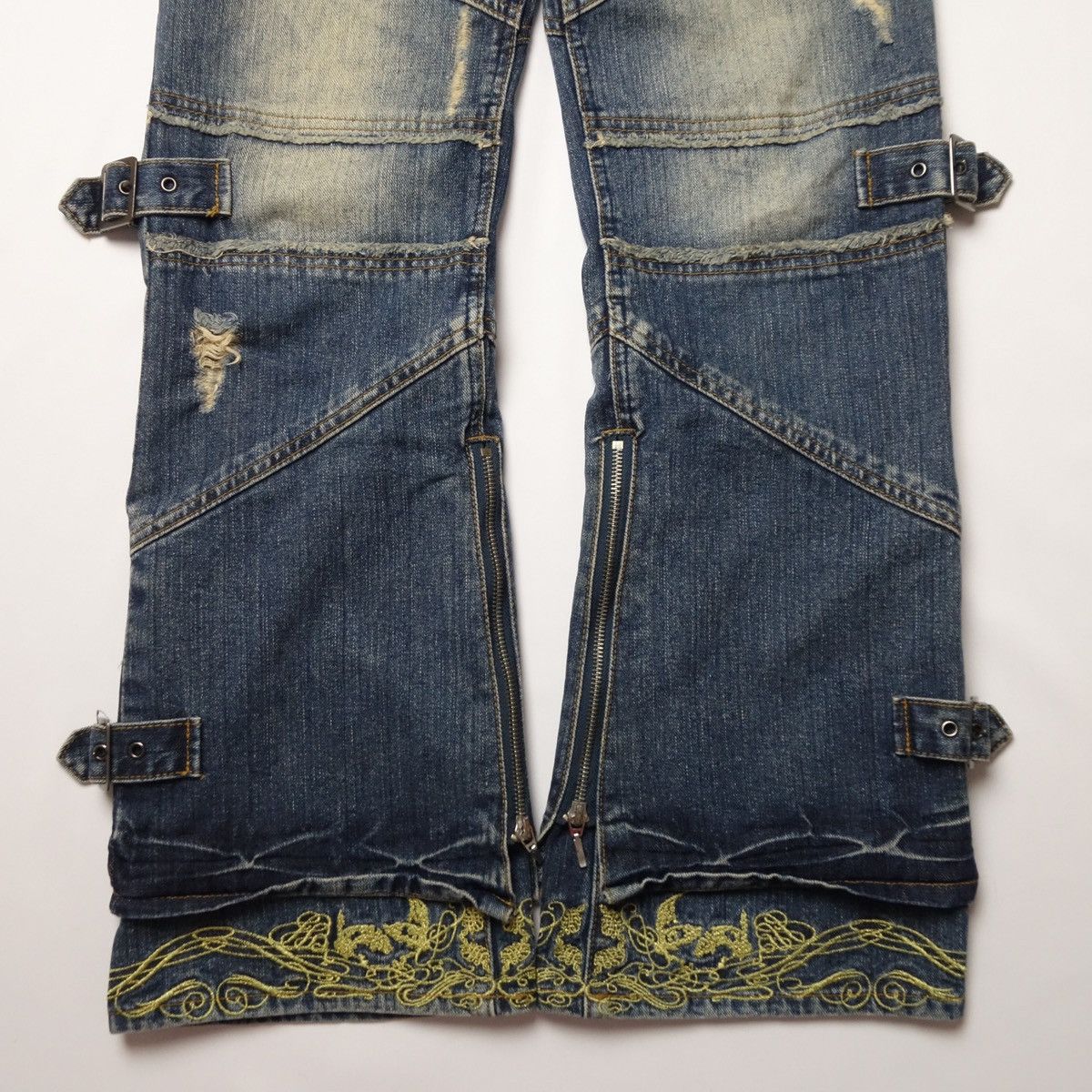 semanticdesign 2000’s Semantic Design Gimmick Belted Flared Denim Pants Size US 32 / EU 48 - 6 Thumbnail