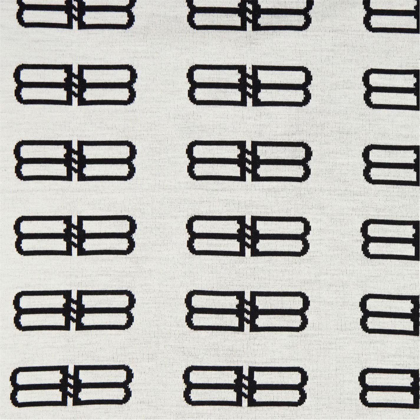 Balenciaga o1g2r1mq0226 Size: OS / BB Blanket Scarf In Black/White Size ONE SIZE - 3 Thumbnail