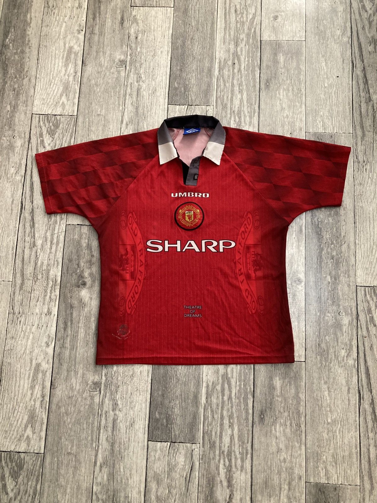 Umbro × Vintage Vintage 96/98 manchester united soccer football jersey L y2k Size US L / EU 52-54 / 3 - 4 Thumbnail