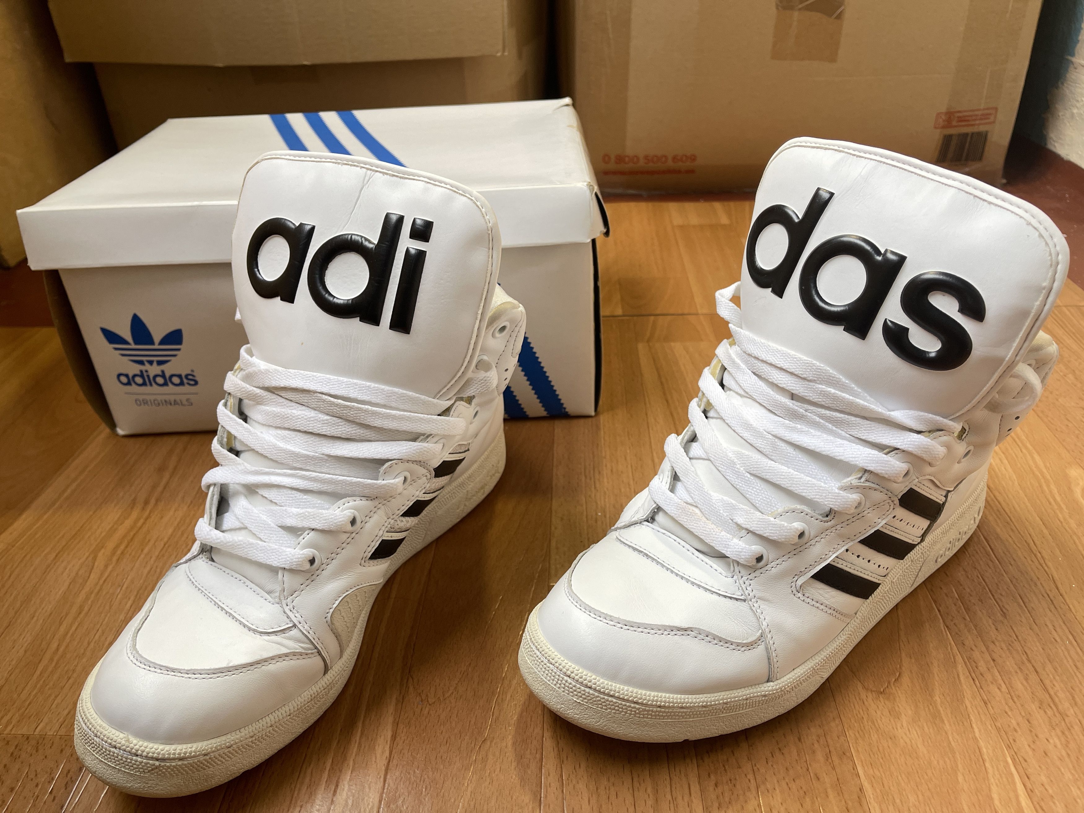 Adidas × Jeremy Scott × Streetwear JEREMY SCOTT X ADIDAS INSTINCT