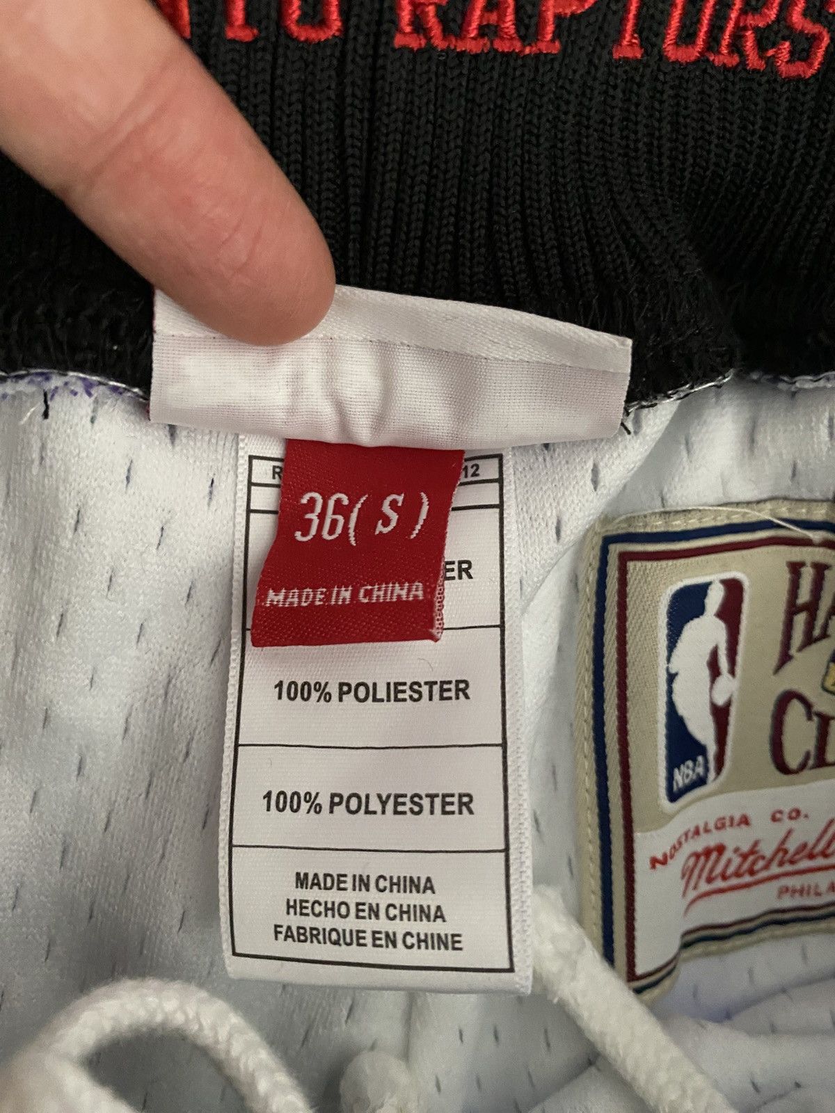 Mitchell & Ness Mitchell & Ness Toronto Raptors 1998 Authentic Shorts Size US 30 / EU 46 - 6 Thumbnail
