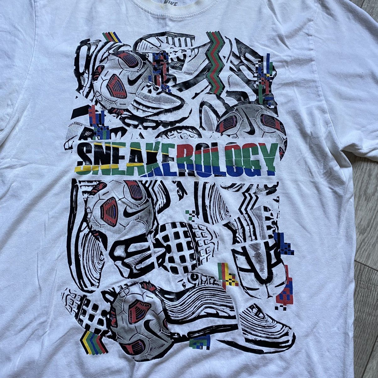 Nike NIKE Y2K SNEAKEROLOGY AIR MAX T SHIRT Size US XL / EU 56 / 4 - 2 Thumbnail