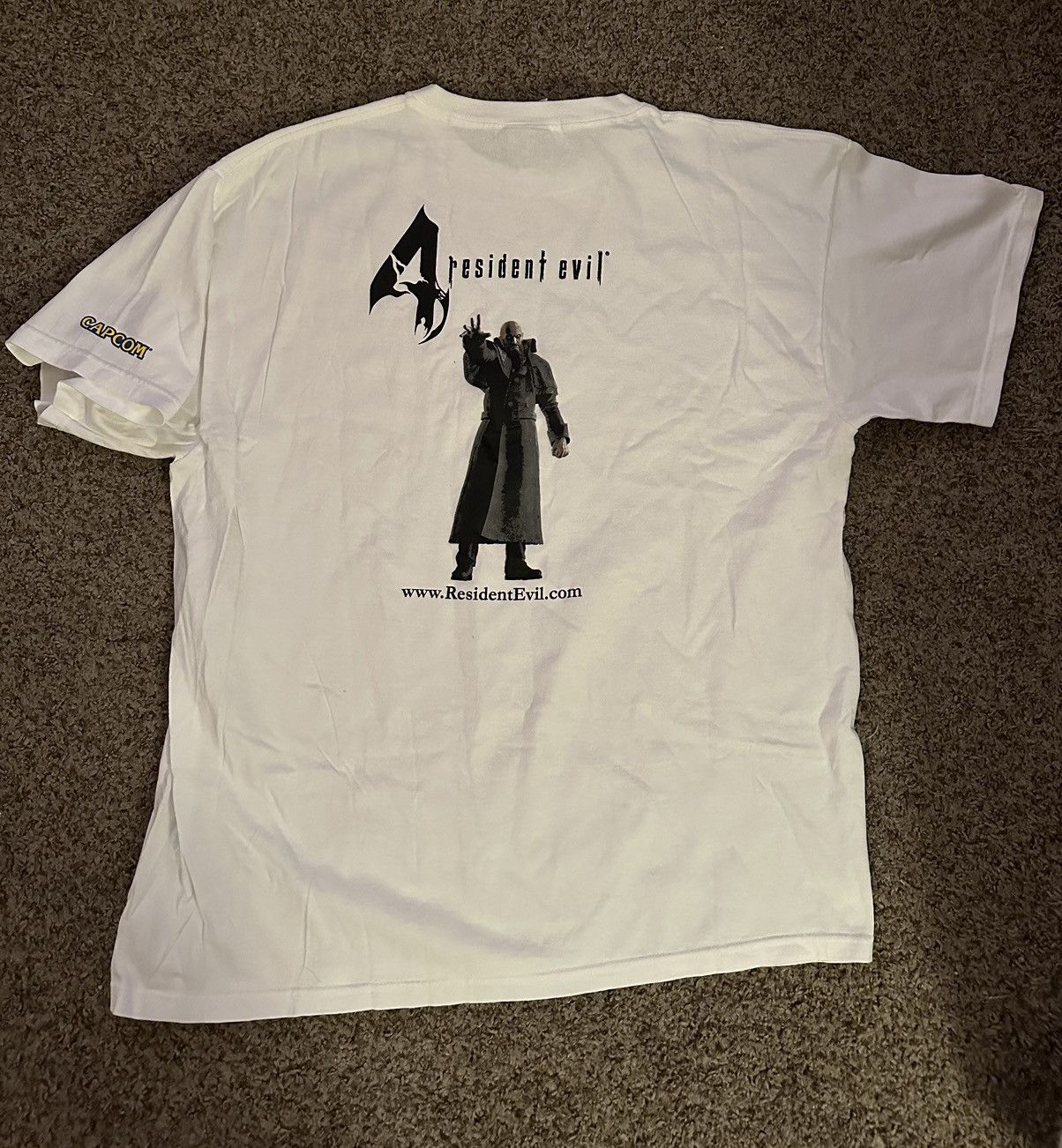 Image of Vintage Gamecube Capcom Resident Evil 4 Video Game Shirt in White, Men's (Size XL)