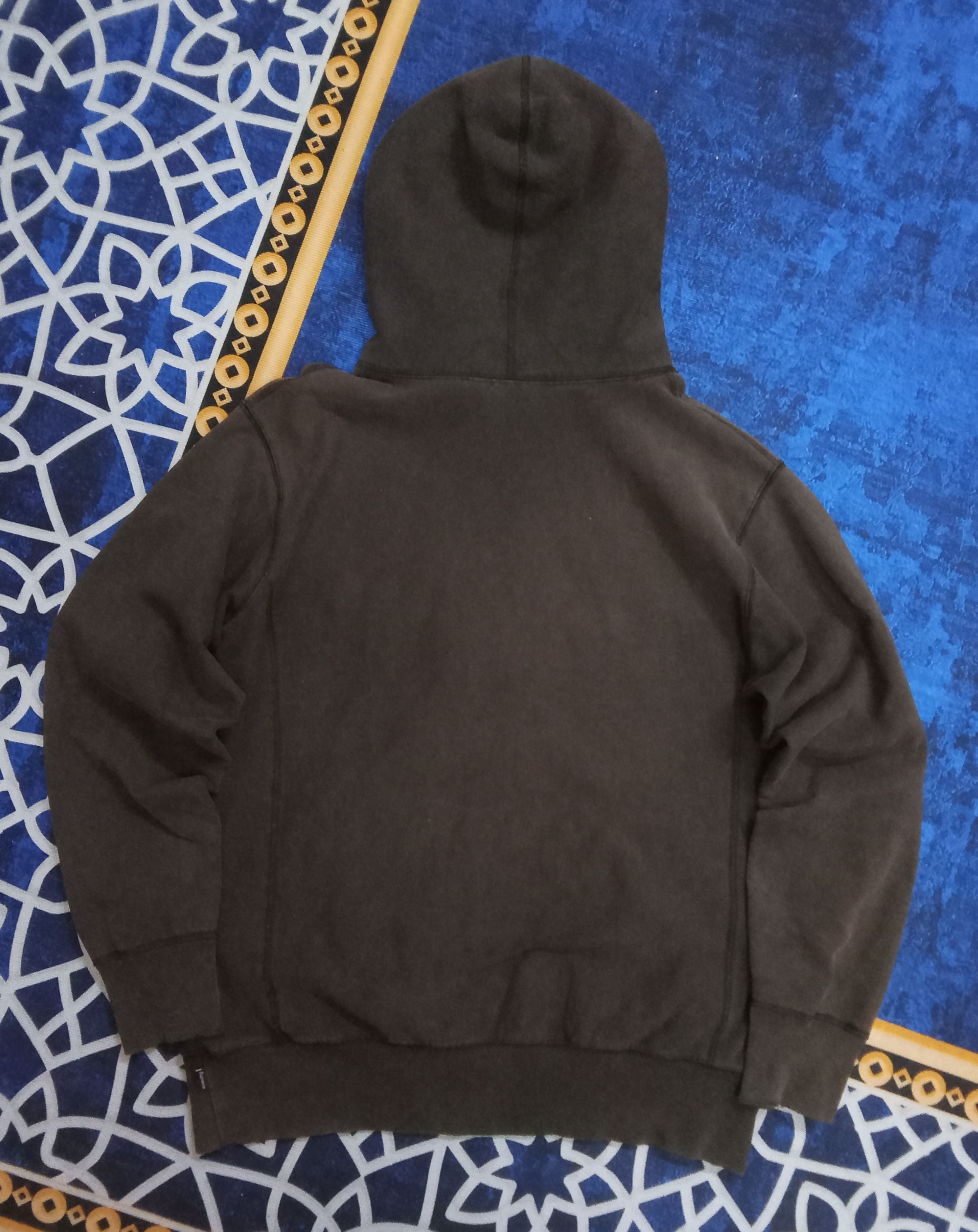 Supreme Supreme World Famous Vintage Distressed Hoodie Size US L / EU 52-54 / 3 - 2 Thumbnail
