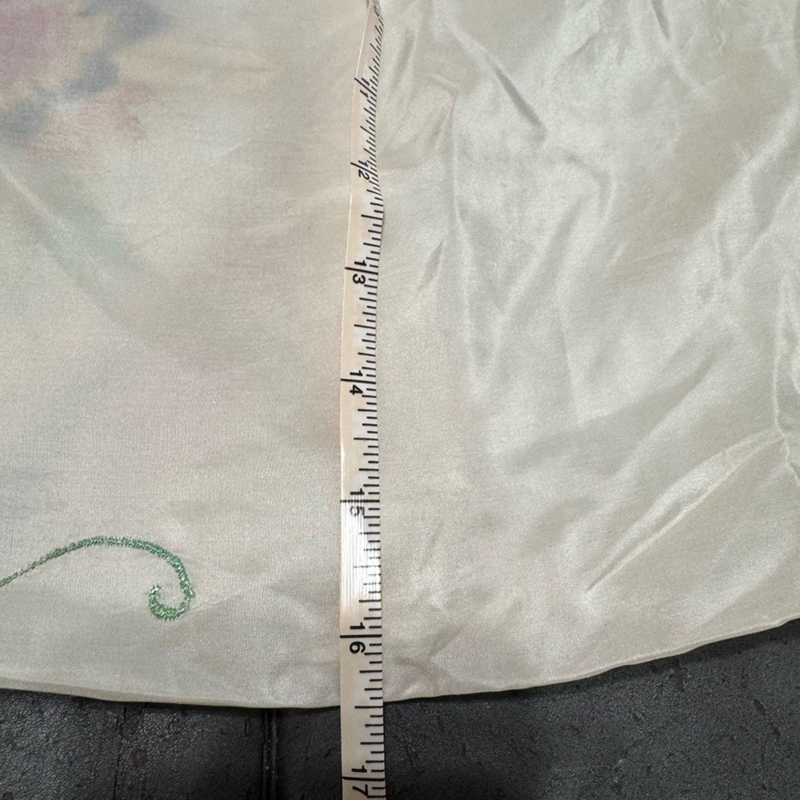 NBDN Nobrandedon Large VTG hand embroidered silk scarf/wrap Size ONE SIZE - 6 Thumbnail