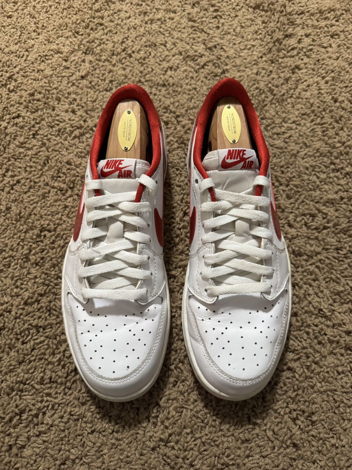 Jordan Brand Jordan 1 low metallic red big swoosh 2015 Size US 10 / EU 43 - 2 Thumbnail