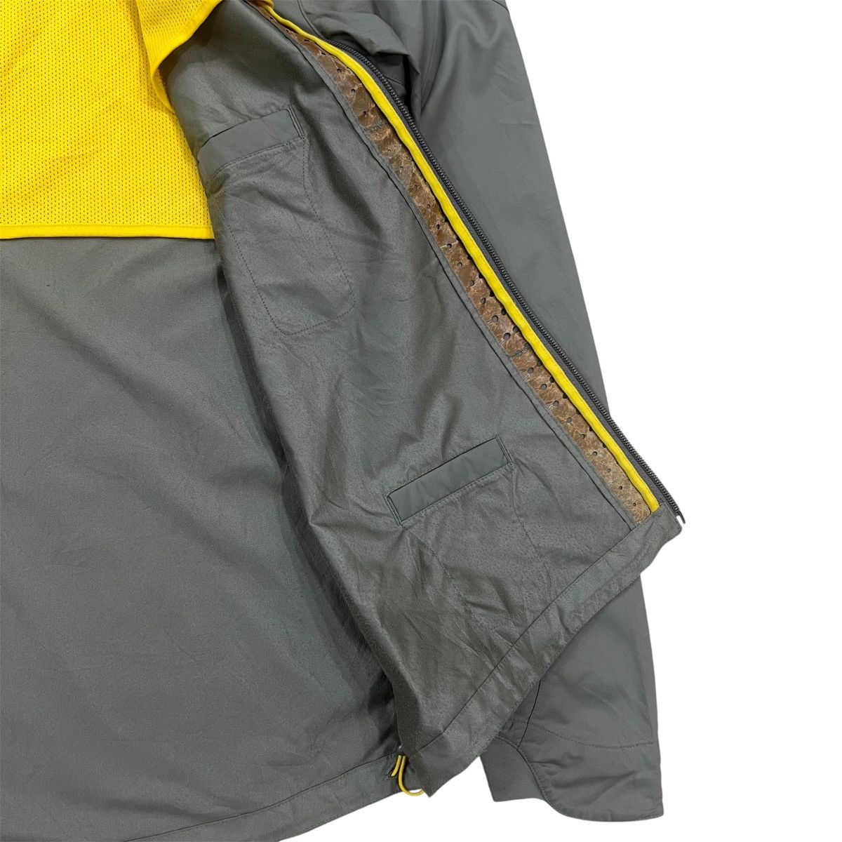Nike Early 2000 Nike+ Fit Multi Pocket Ventilated Techical Jacket Size US M / EU 48-50 / 2 - 8 Thumbnail